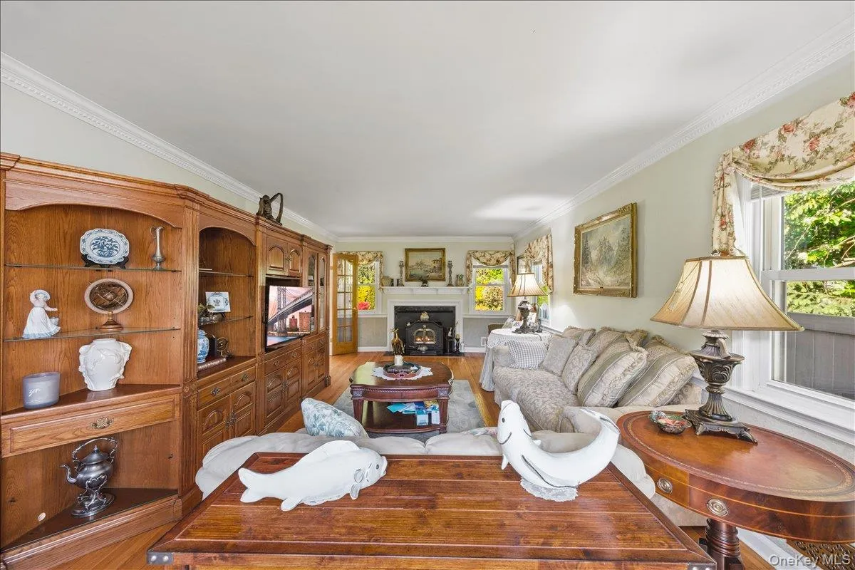 1161 Webster Avenue, New Rochelle, NY, 3 Bedrooms Bedrooms, 6 Rooms Rooms,1 BathroomBathrooms,Residential,For Rent,Webster,0,994014 1161 Webster Avenue, New Rochelle, NY, 3 Bedrooms Bedrooms, 6 Rooms Rooms,1 BathroomBathrooms,Residential,For Rent,Webster,0,994014