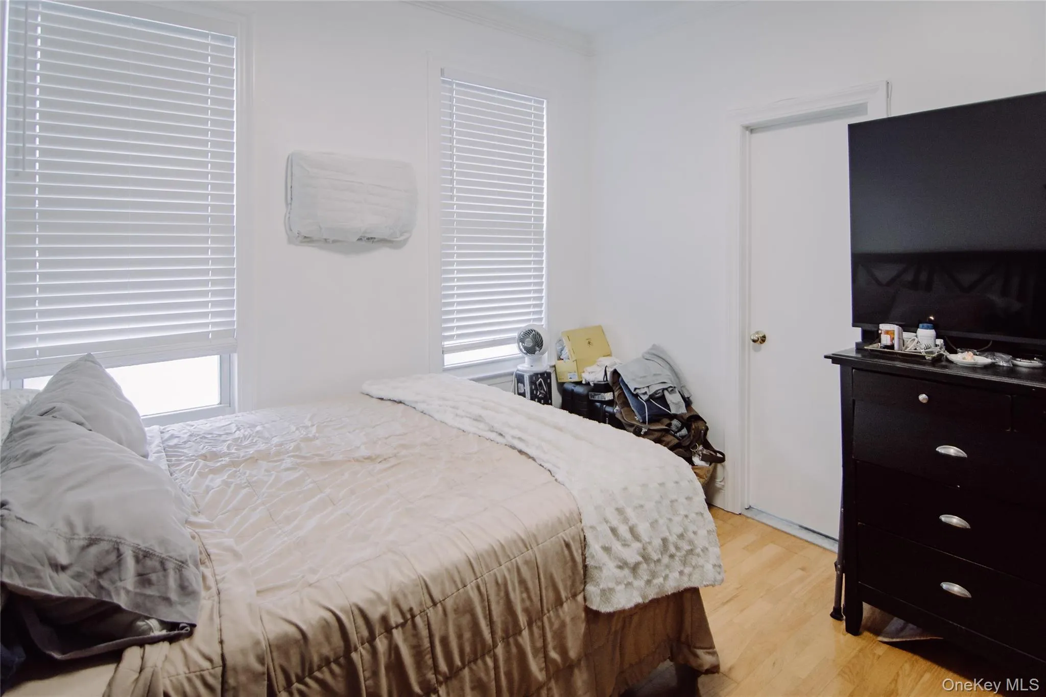 2315 FISH Avenue, New York, NY, 3 Bedrooms Bedrooms, 6 Rooms Rooms,2 BathroomsBathrooms,Residential,For Rent,FISH,0,994020 2315 FISH Avenue, New York, NY, 3 Bedrooms Bedrooms, 6 Rooms Rooms,2 BathroomsBathrooms,Residential,For Rent,FISH,0,994020