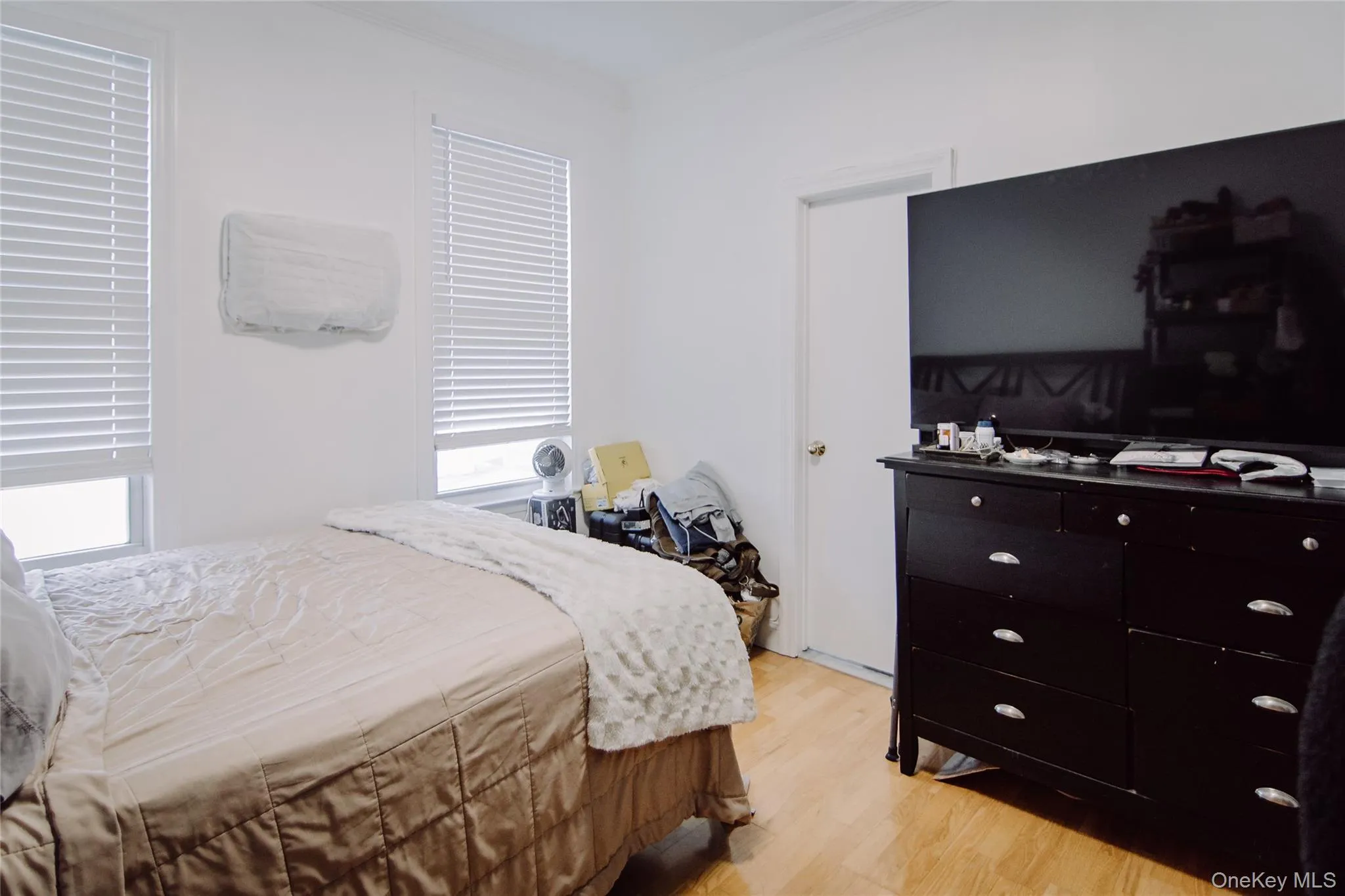 2315 FISH Avenue, New York, NY, 3 Bedrooms Bedrooms, 6 Rooms Rooms,2 BathroomsBathrooms,Residential,For Rent,FISH,0,994020 2315 FISH Avenue, New York, NY, 3 Bedrooms Bedrooms, 6 Rooms Rooms,2 BathroomsBathrooms,Residential,For Rent,FISH,0,994020
