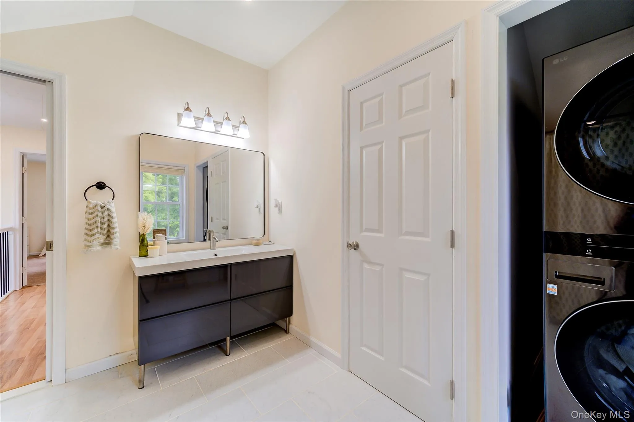 90 South Street, Warwick (town), NY, 3 Bedrooms Bedrooms, 6 Rooms Rooms,1 BathroomBathrooms,Residential,For Rent,South,0,994027 90 South Street, Warwick (town), NY, 3 Bedrooms Bedrooms, 6 Rooms Rooms,1 BathroomBathrooms,Residential,For Rent,South,0,994027