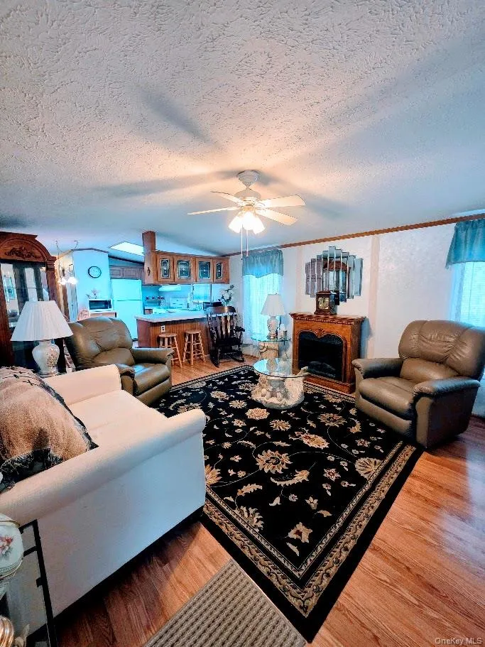 37 Hubbard Avenue, Riverhead, NY, 2 Bedrooms Bedrooms, 6 Rooms Rooms,1 BathroomBathrooms,Residential Sale,For Rent,Hubbard,0,994029 37 Hubbard Avenue, Riverhead, NY, 2 Bedrooms Bedrooms, 6 Rooms Rooms,1 BathroomBathrooms,Residential Sale,For Rent,Hubbard,0,994029