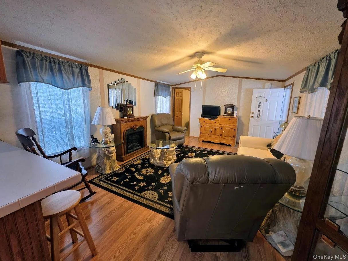 37 Hubbard Avenue, Riverhead, NY, 2 Bedrooms Bedrooms, 6 Rooms Rooms,1 BathroomBathrooms,Residential Sale,For Rent,Hubbard,0,994029 37 Hubbard Avenue, Riverhead, NY, 2 Bedrooms Bedrooms, 6 Rooms Rooms,1 BathroomBathrooms,Residential Sale,For Rent,Hubbard,0,994029