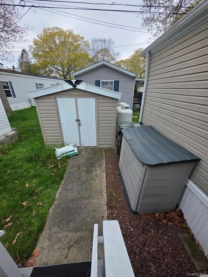 37 Hubbard Avenue, Riverhead, NY, 2 Bedrooms Bedrooms, 6 Rooms Rooms,1 BathroomBathrooms,Residential Sale,For Rent,Hubbard,0,994029 37 Hubbard Avenue, Riverhead, NY, 2 Bedrooms Bedrooms, 6 Rooms Rooms,1 BathroomBathrooms,Residential Sale,For Rent,Hubbard,0,994029