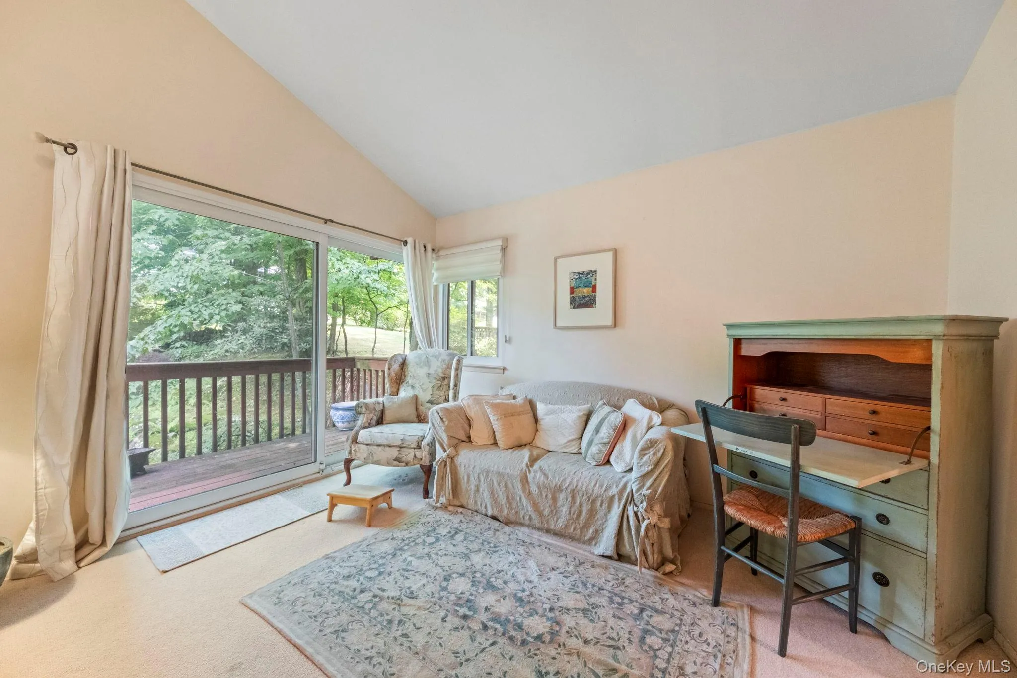 Spacious master bedroom allows place for a sitting area and desk Spacious master bedroom allows place for a sitting area and desk