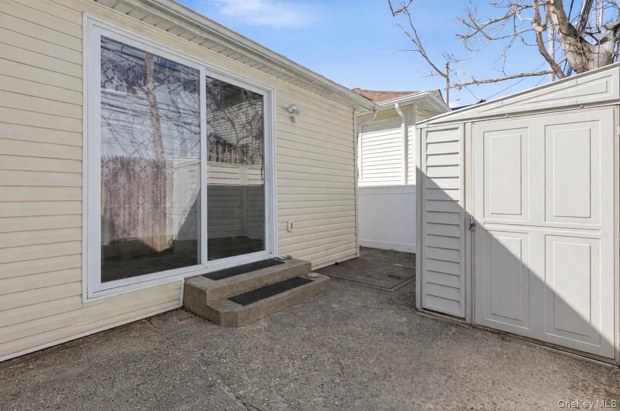 100 Vermont Street, Long Beach, NY, 2 Bedrooms Bedrooms, 5 Rooms Rooms,1 BathroomBathrooms,Residential Lease,For Rent,Vermont,0,994046 100 Vermont Street, Long Beach, NY, 2 Bedrooms Bedrooms, 5 Rooms Rooms,1 BathroomBathrooms,Residential Lease,For Rent,Vermont,0,994046