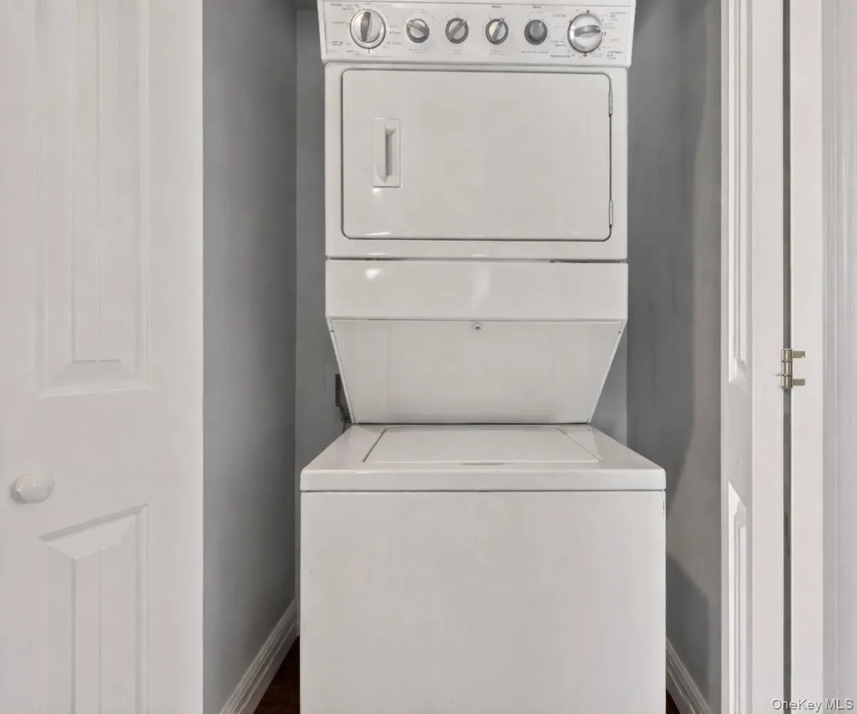 100 Vermont Street, Long Beach, NY, 2 Bedrooms Bedrooms, 5 Rooms Rooms,1 BathroomBathrooms,Residential Lease,For Rent,Vermont,0,994046 100 Vermont Street, Long Beach, NY, 2 Bedrooms Bedrooms, 5 Rooms Rooms,1 BathroomBathrooms,Residential Lease,For Rent,Vermont,0,994046