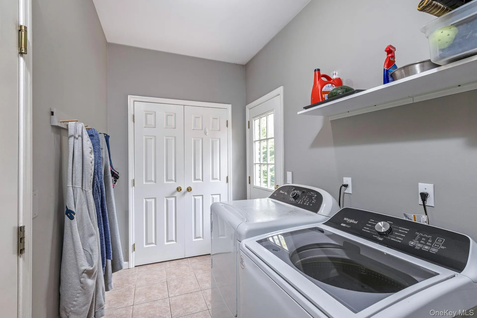 2 Crystal Court, Smithtown, NY, 4 Bedrooms Bedrooms, 8 Rooms Rooms,2 BathroomsBathrooms,Residential,For Rent,Crystal,0,994048 2 Crystal Court, Smithtown, NY, 4 Bedrooms Bedrooms, 8 Rooms Rooms,2 BathroomsBathrooms,Residential,For Rent,Crystal,0,994048