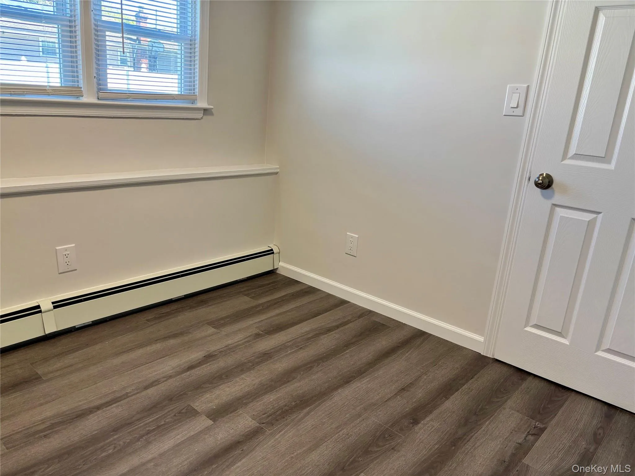 79 Monarch Avenue, West Babylon, NY, 2 Bedrooms Bedrooms, 4 Rooms Rooms,1 BathroomBathrooms,Residential Lease,For Rent,Monarch,0,994054 79 Monarch Avenue, West Babylon, NY, 2 Bedrooms Bedrooms, 4 Rooms Rooms,1 BathroomBathrooms,Residential Lease,For Rent,Monarch,0,994054