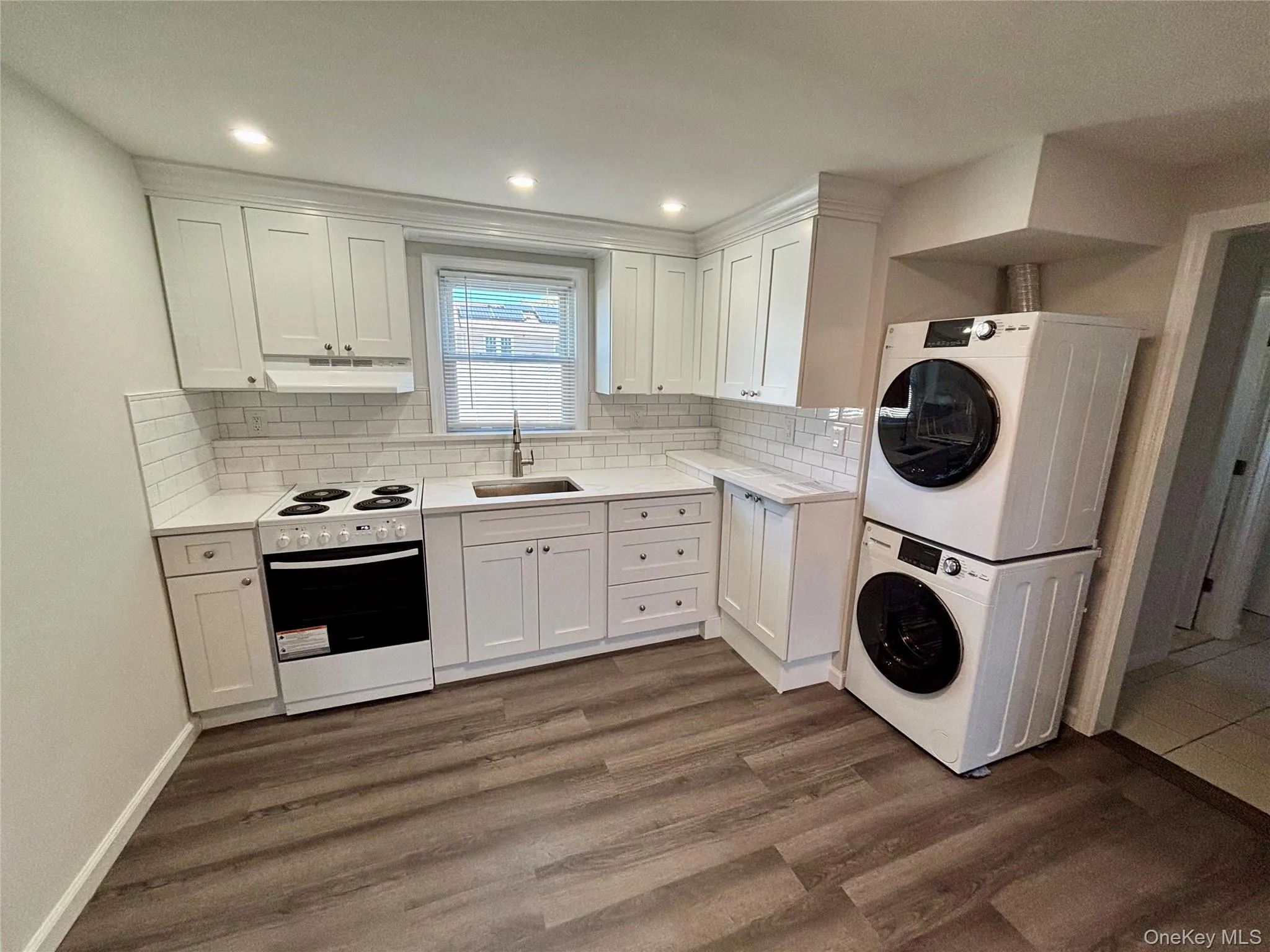 79 Monarch Avenue, West Babylon, NY, 2 Bedrooms Bedrooms, 4 Rooms Rooms,1 BathroomBathrooms,Residential Lease,For Rent,Monarch,0,994054 79 Monarch Avenue, West Babylon, NY, 2 Bedrooms Bedrooms, 4 Rooms Rooms,1 BathroomBathrooms,Residential Lease,For Rent,Monarch,0,994054