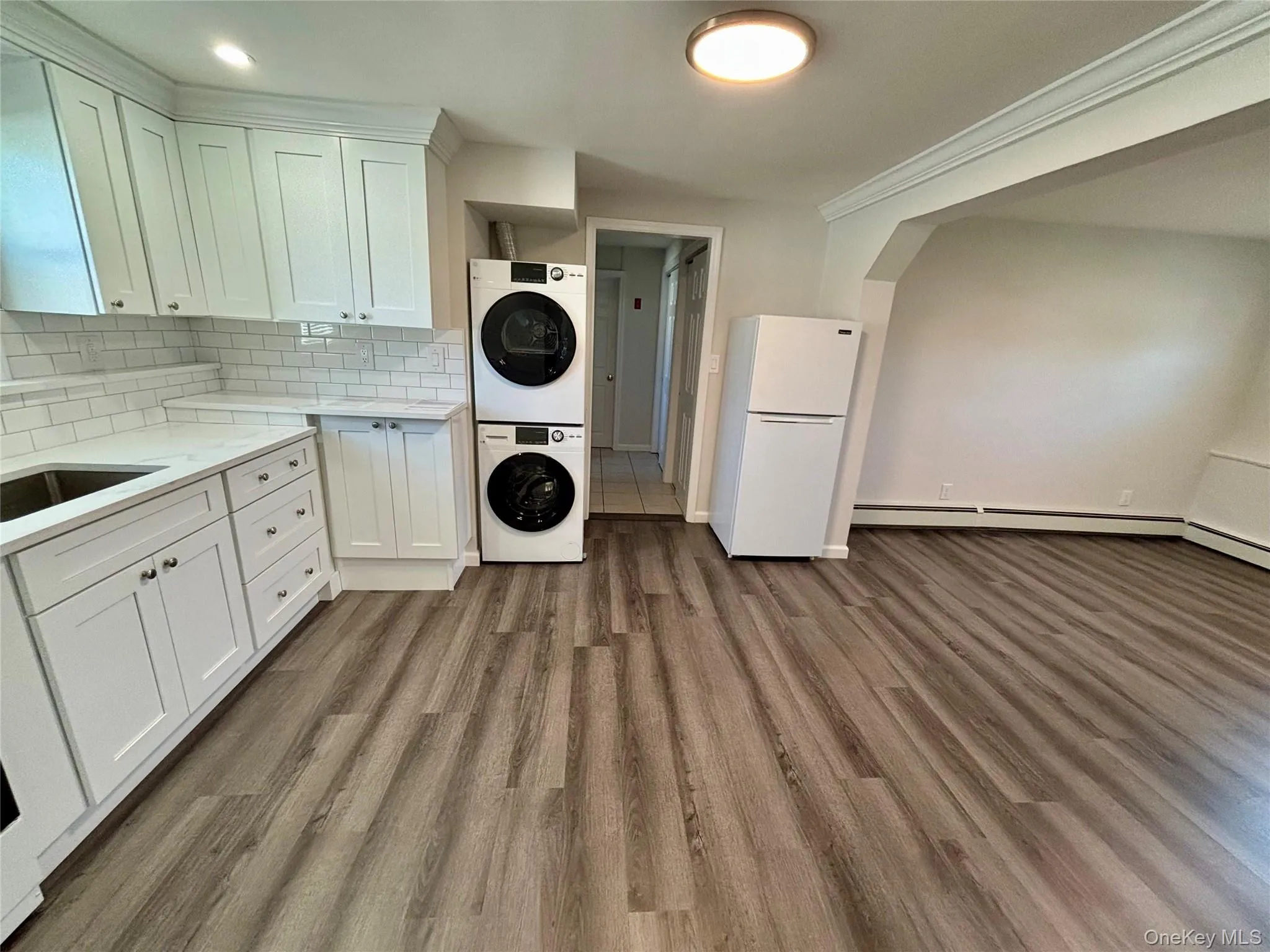 79 Monarch Avenue, West Babylon, NY, 2 Bedrooms Bedrooms, 4 Rooms Rooms,1 BathroomBathrooms,Residential Lease,For Rent,Monarch,0,994054 79 Monarch Avenue, West Babylon, NY, 2 Bedrooms Bedrooms, 4 Rooms Rooms,1 BathroomBathrooms,Residential Lease,For Rent,Monarch,0,994054