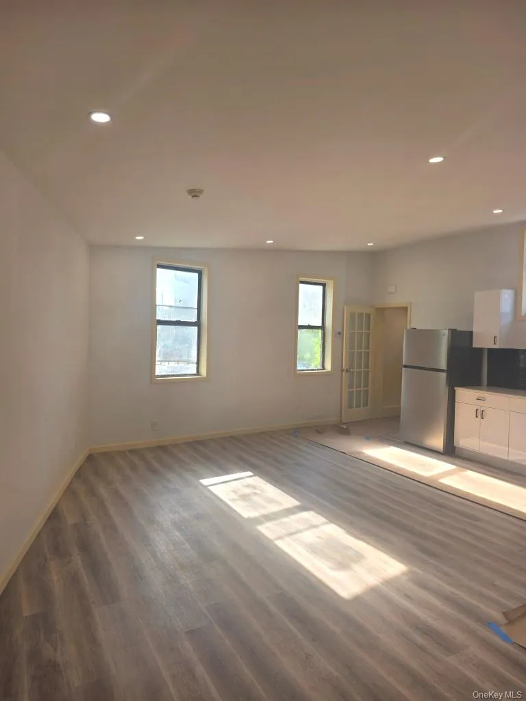 70-28 45th Avenue, New York, NY, 2 Bedrooms Bedrooms, 5 Rooms Rooms,1 BathroomBathrooms,Residential Lease,For Rent,45th,0,994066 70-28 45th Avenue, New York, NY, 2 Bedrooms Bedrooms, 5 Rooms Rooms,1 BathroomBathrooms,Residential Lease,For Rent,45th,0,994066