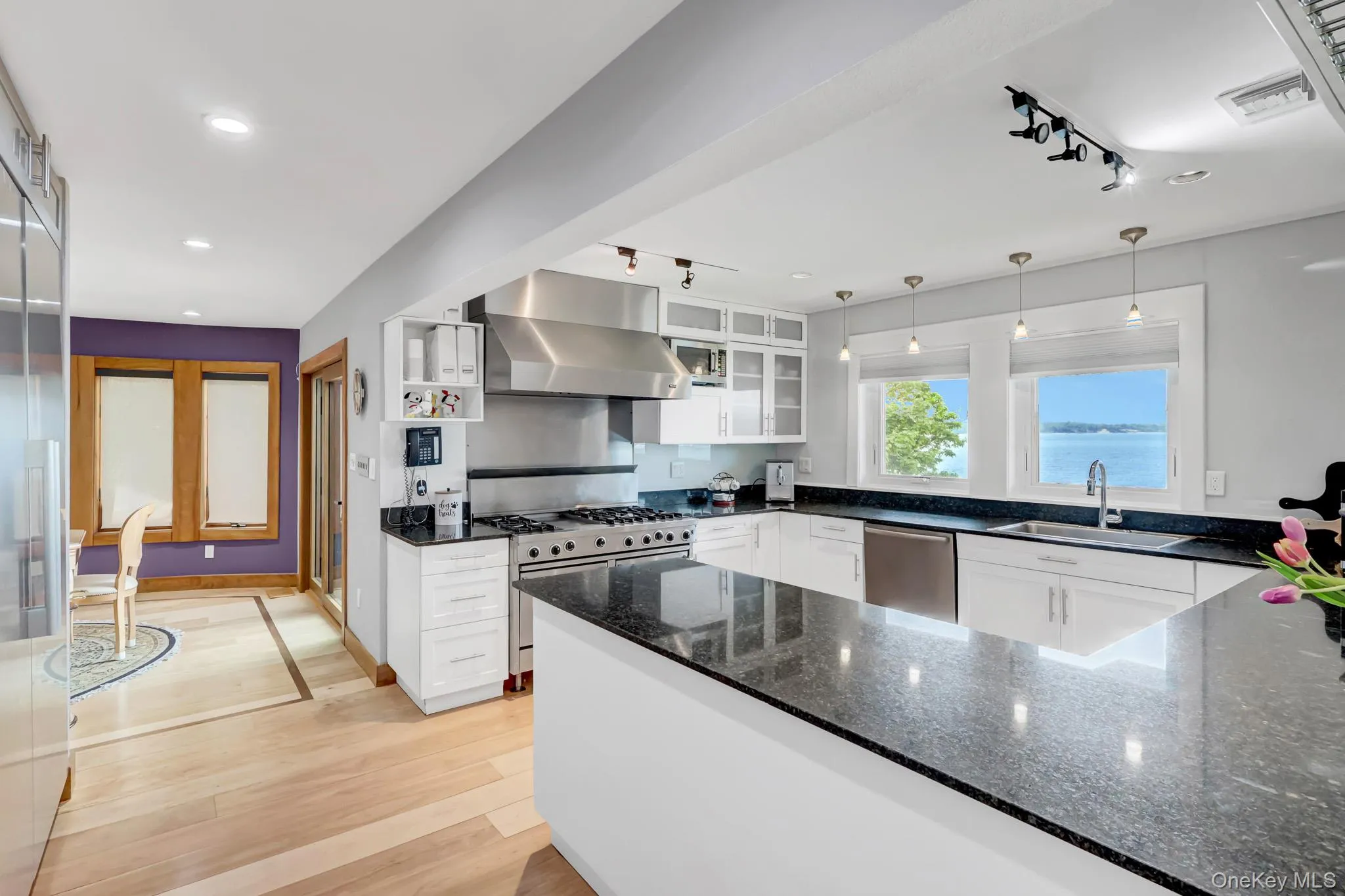 35 Sunview Drive, Glen Cove, NY, 5 Bedrooms Bedrooms, 12 Rooms Rooms,4 BathroomsBathrooms,Residential,For Rent,Sunview,0,994097 35 Sunview Drive, Glen Cove, NY, 5 Bedrooms Bedrooms, 12 Rooms Rooms,4 BathroomsBathrooms,Residential,For Rent,Sunview,0,994097
