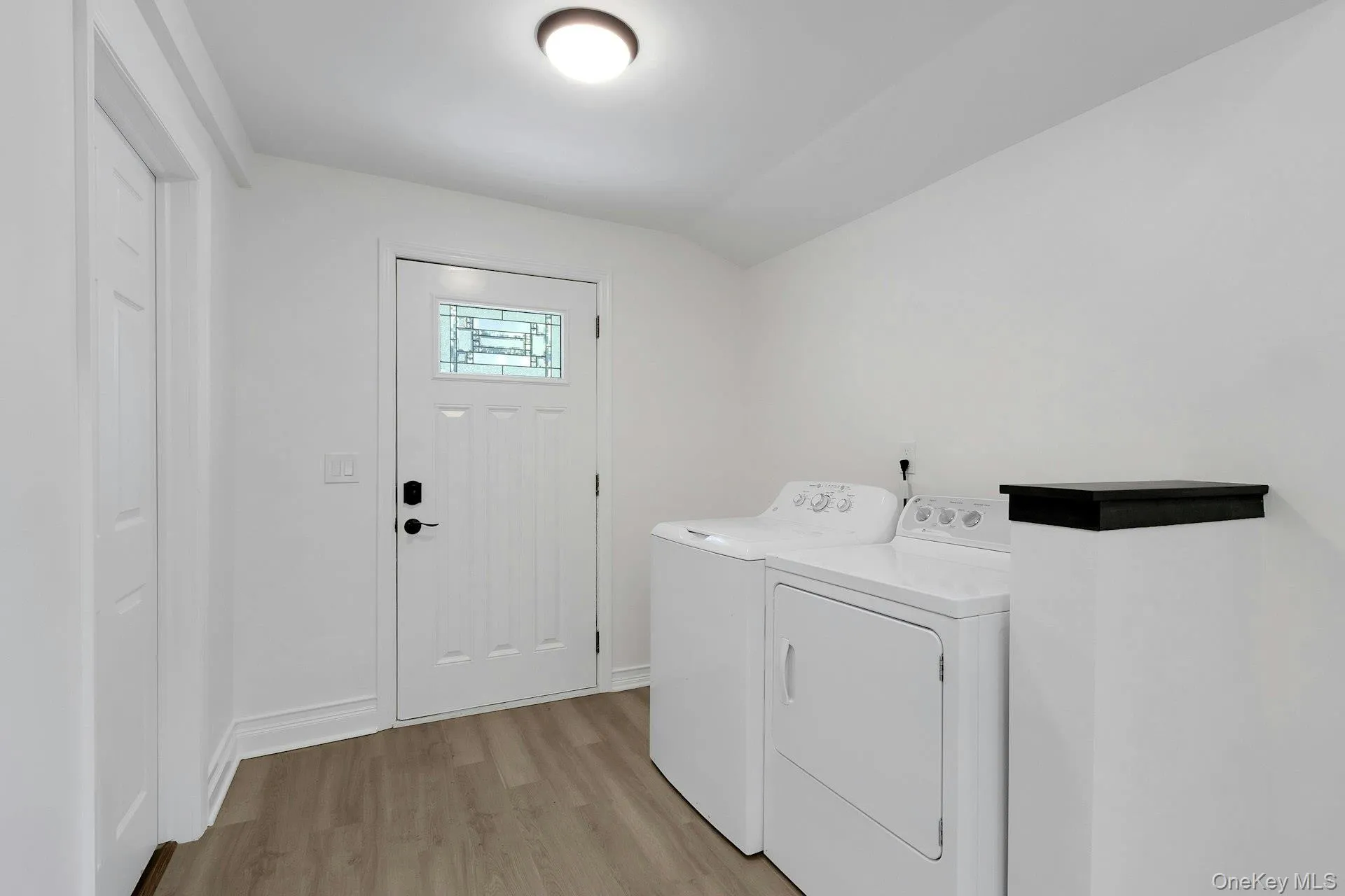 938 Route 9W, Clarkstown, NY, 4 Bedrooms Bedrooms, 10 Rooms Rooms,2 BathroomsBathrooms,Residential,For Rent,Route 9W,0,994105 938 Route 9W, Clarkstown, NY, 4 Bedrooms Bedrooms, 10 Rooms Rooms,2 BathroomsBathrooms,Residential,For Rent,Route 9W,0,994105