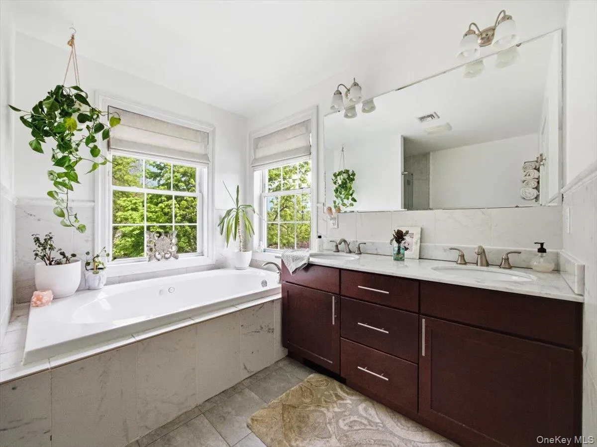 401 Centre Avenue, Clarkstown, NY, 4 Bedrooms Bedrooms, 15 Rooms Rooms,2 BathroomsBathrooms,Residential,For Rent,Centre,0,994107 401 Centre Avenue, Clarkstown, NY, 4 Bedrooms Bedrooms, 15 Rooms Rooms,2 BathroomsBathrooms,Residential,For Rent,Centre,0,994107