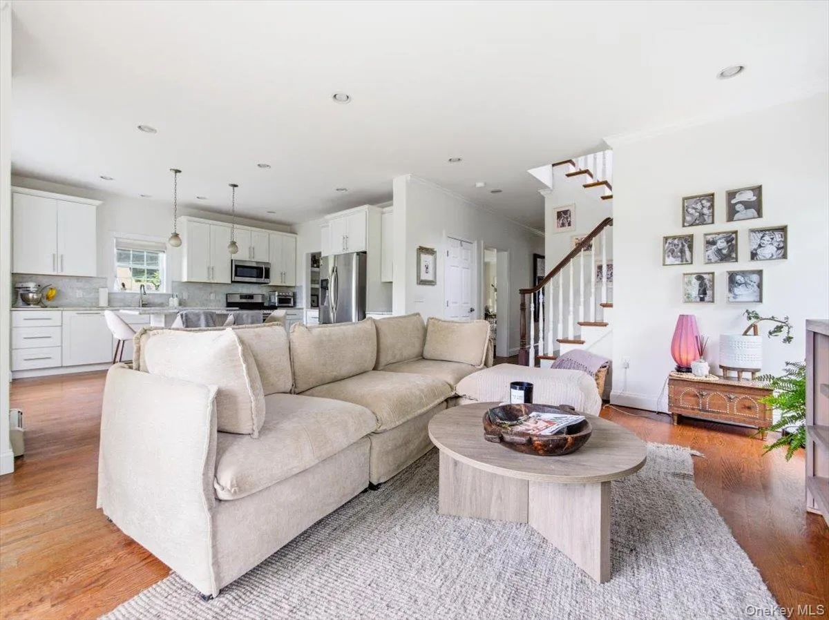 401 Centre Avenue, Clarkstown, NY, 4 Bedrooms Bedrooms, 15 Rooms Rooms,2 BathroomsBathrooms,Residential,For Rent,Centre,0,994107 401 Centre Avenue, Clarkstown, NY, 4 Bedrooms Bedrooms, 15 Rooms Rooms,2 BathroomsBathrooms,Residential,For Rent,Centre,0,994107
