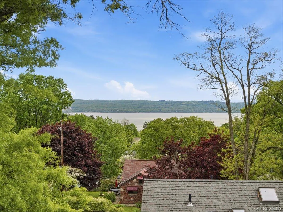 401 Centre Avenue, Clarkstown, NY, 4 Bedrooms Bedrooms, 15 Rooms Rooms,2 BathroomsBathrooms,Residential,For Rent,Centre,0,994107 401 Centre Avenue, Clarkstown, NY, 4 Bedrooms Bedrooms, 15 Rooms Rooms,2 BathroomsBathrooms,Residential,For Rent,Centre,0,994107