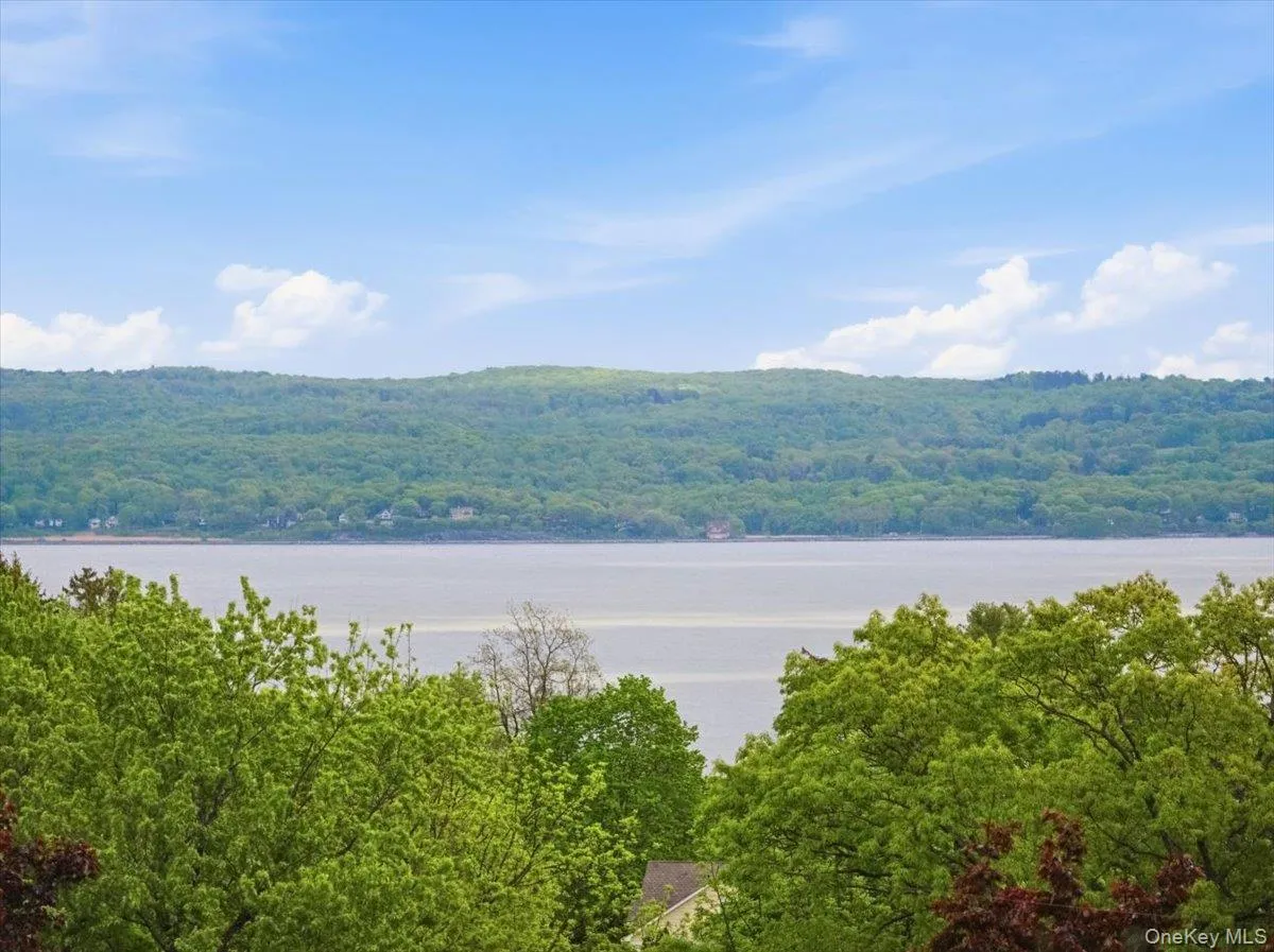 401 Centre Avenue, Clarkstown, NY, 4 Bedrooms Bedrooms, 15 Rooms Rooms,2 BathroomsBathrooms,Residential,For Rent,Centre,0,994107 401 Centre Avenue, Clarkstown, NY, 4 Bedrooms Bedrooms, 15 Rooms Rooms,2 BathroomsBathrooms,Residential,For Rent,Centre,0,994107