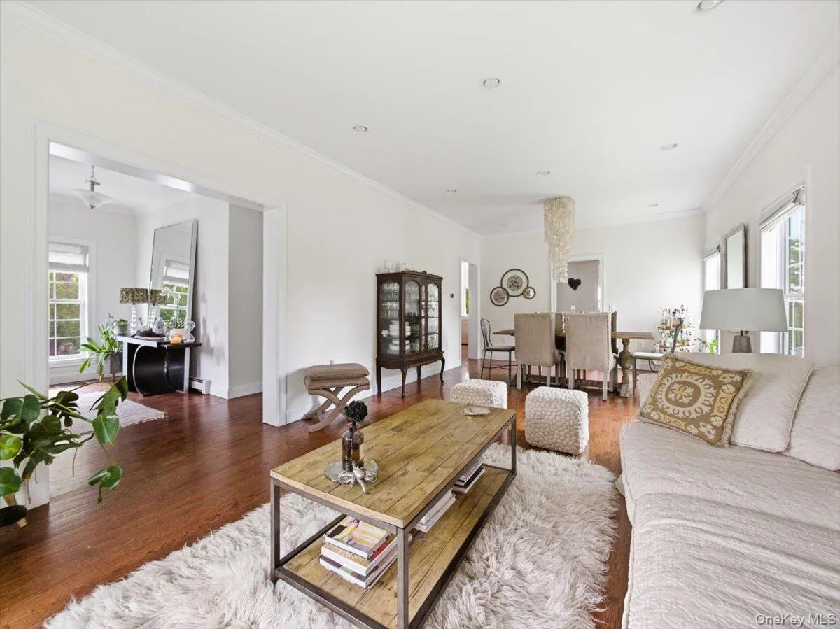 401 Centre Avenue, Clarkstown, NY, 4 Bedrooms Bedrooms, 15 Rooms Rooms,2 BathroomsBathrooms,Residential,For Rent,Centre,0,994107 401 Centre Avenue, Clarkstown, NY, 4 Bedrooms Bedrooms, 15 Rooms Rooms,2 BathroomsBathrooms,Residential,For Rent,Centre,0,994107