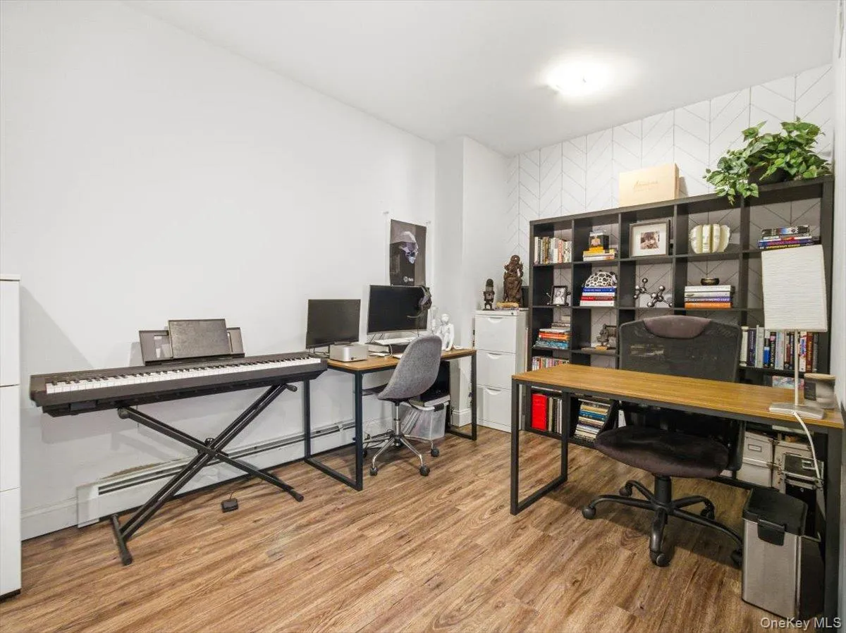 401 Centre Avenue, Clarkstown, NY, 4 Bedrooms Bedrooms, 15 Rooms Rooms,2 BathroomsBathrooms,Residential,For Rent,Centre,0,994107 401 Centre Avenue, Clarkstown, NY, 4 Bedrooms Bedrooms, 15 Rooms Rooms,2 BathroomsBathrooms,Residential,For Rent,Centre,0,994107