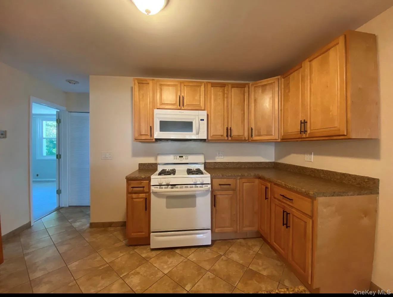 8 Birchwood Avenue, Clarkstown, NY, 3 Bedrooms Bedrooms, 5 Rooms Rooms,2 BathroomsBathrooms,Residential Lease,For Rent,Birchwood,0,994112 8 Birchwood Avenue, Clarkstown, NY, 3 Bedrooms Bedrooms, 5 Rooms Rooms,2 BathroomsBathrooms,Residential Lease,For Rent,Birchwood,0,994112