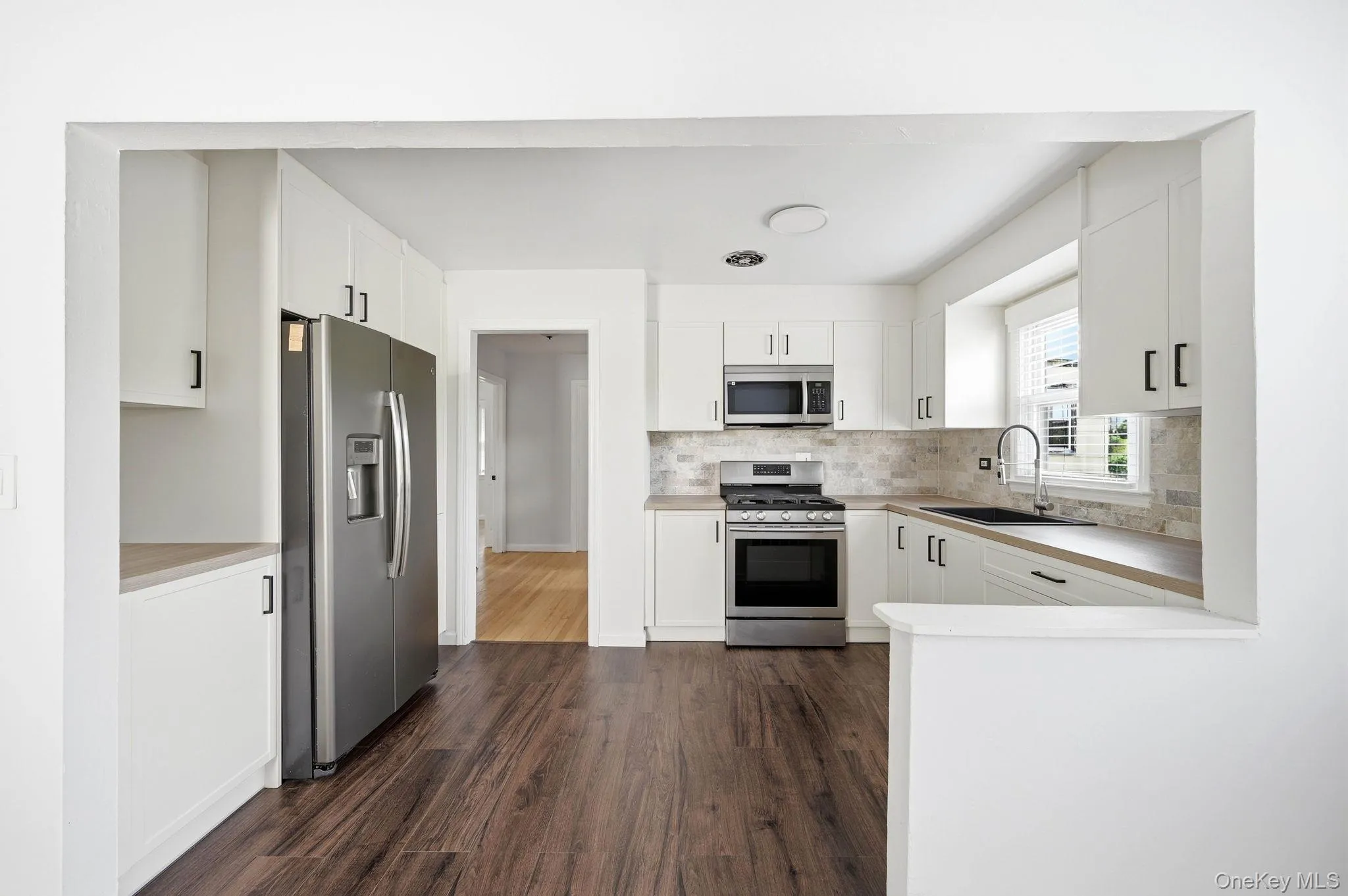 85 Bennett Avenue, Yonkers, NY, 2 Bedrooms Bedrooms, 5 Rooms Rooms,1 BathroomBathrooms,Residential Lease,For Rent,Bennett,0,994117 85 Bennett Avenue, Yonkers, NY, 2 Bedrooms Bedrooms, 5 Rooms Rooms,1 BathroomBathrooms,Residential Lease,For Rent,Bennett,0,994117