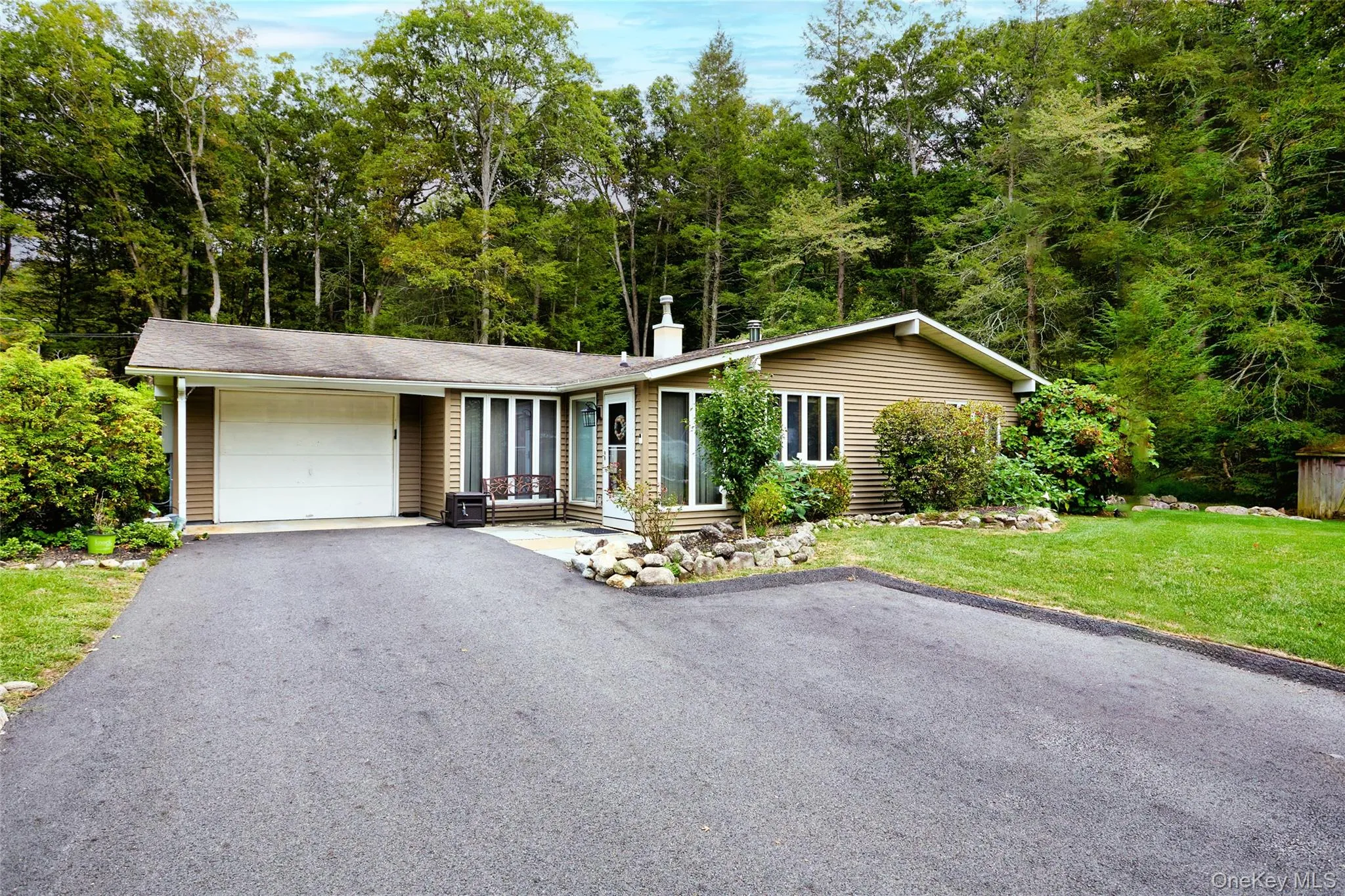 34 Maple Brook Road, Tuxedo, NY, 3 Bedrooms Bedrooms, 8 Rooms Rooms,3 BathroomsBathrooms,Residential Lease,For Rent,Maple Brook,0,994122 34 Maple Brook Road, Tuxedo, NY, 3 Bedrooms Bedrooms, 8 Rooms Rooms,3 BathroomsBathrooms,Residential Lease,For Rent,Maple Brook,0,994122