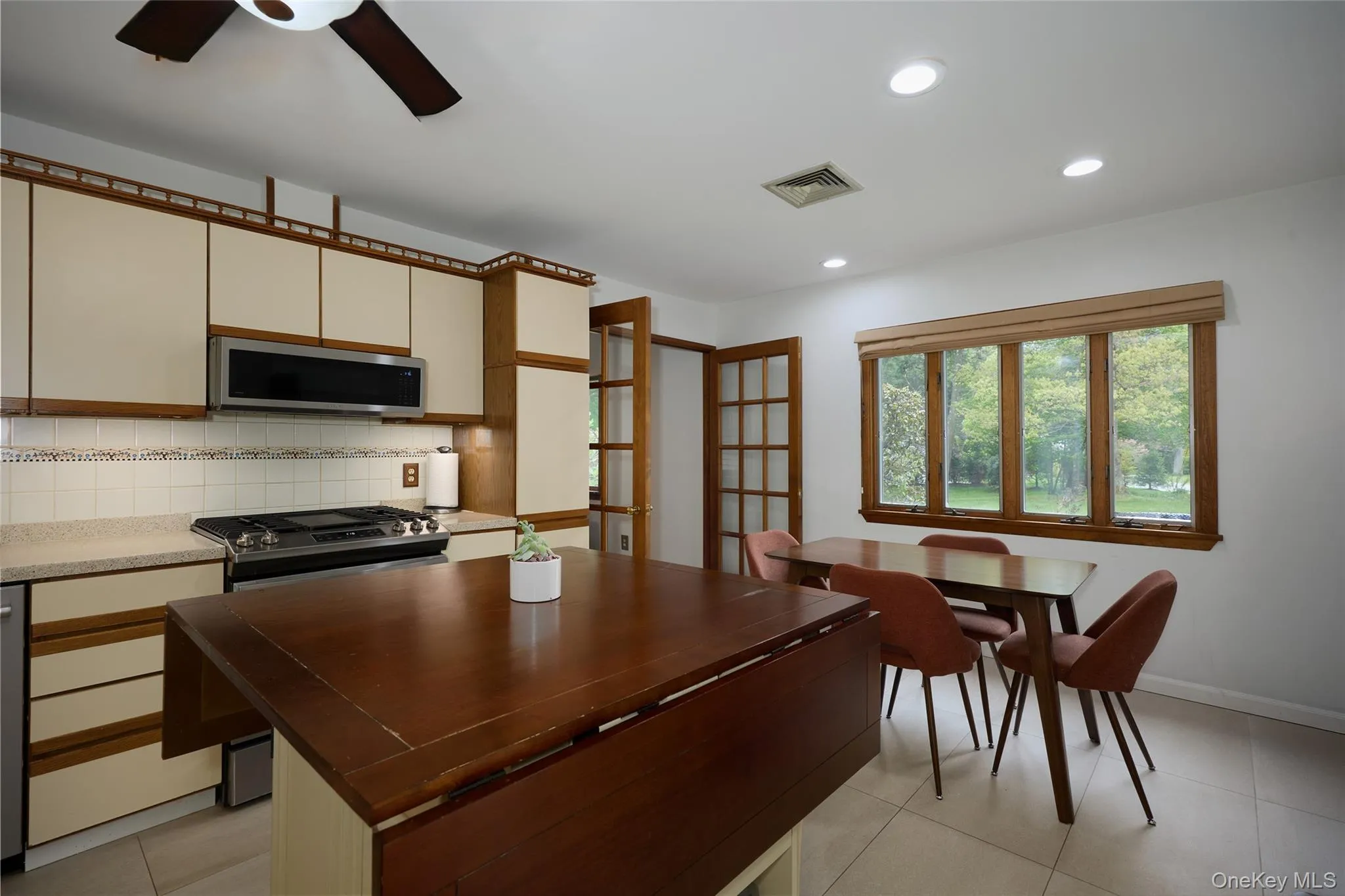 34 Maple Brook Road, Tuxedo, NY, 3 Bedrooms Bedrooms, 8 Rooms Rooms,3 BathroomsBathrooms,Residential Lease,For Rent,Maple Brook,0,994122 34 Maple Brook Road, Tuxedo, NY, 3 Bedrooms Bedrooms, 8 Rooms Rooms,3 BathroomsBathrooms,Residential Lease,For Rent,Maple Brook,0,994122