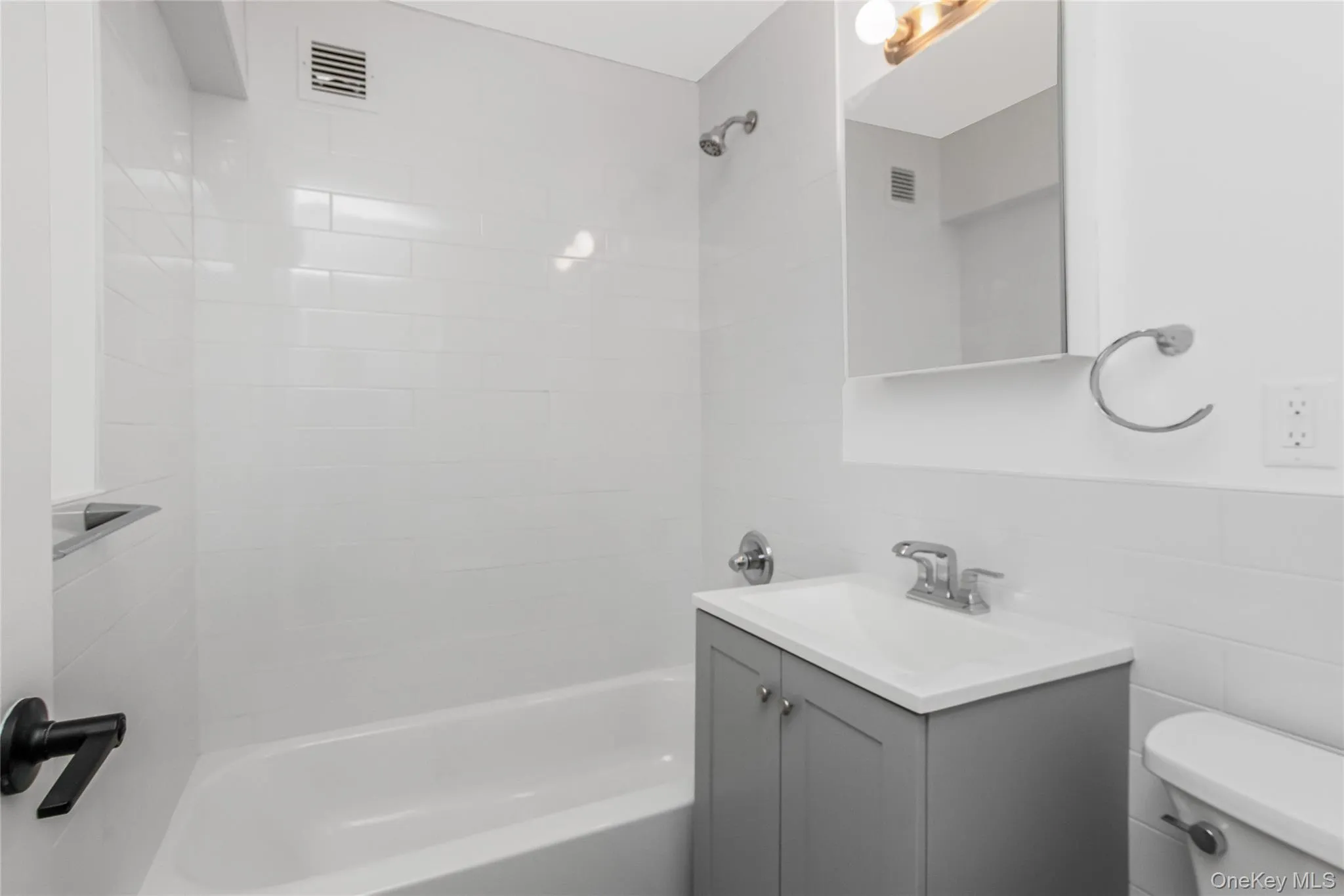671 Bronx River Road, Yonkers, NY, 2 Bedrooms Bedrooms, 7 Rooms Rooms,1 BathroomBathrooms,Residential,For Rent,Bronx River,0,994134 671 Bronx River Road, Yonkers, NY, 2 Bedrooms Bedrooms, 7 Rooms Rooms,1 BathroomBathrooms,Residential,For Rent,Bronx River,0,994134