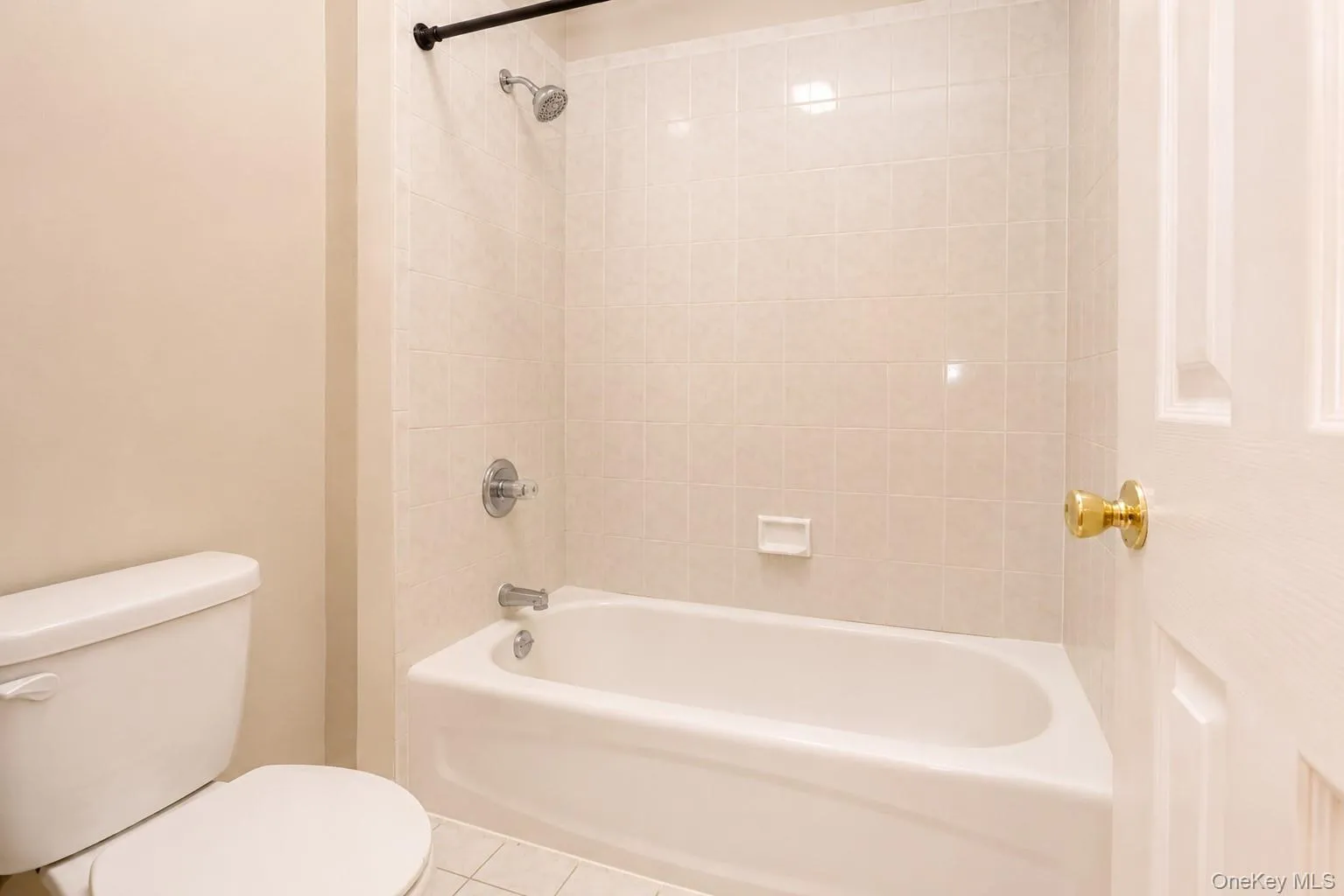 332 Heritage Lane, Monroe, NY, 3 Bedrooms Bedrooms, 8 Rooms Rooms,2 BathroomsBathrooms,Residential,For Rent,Heritage,0,994139 332 Heritage Lane, Monroe, NY, 3 Bedrooms Bedrooms, 8 Rooms Rooms,2 BathroomsBathrooms,Residential,For Rent,Heritage,0,994139