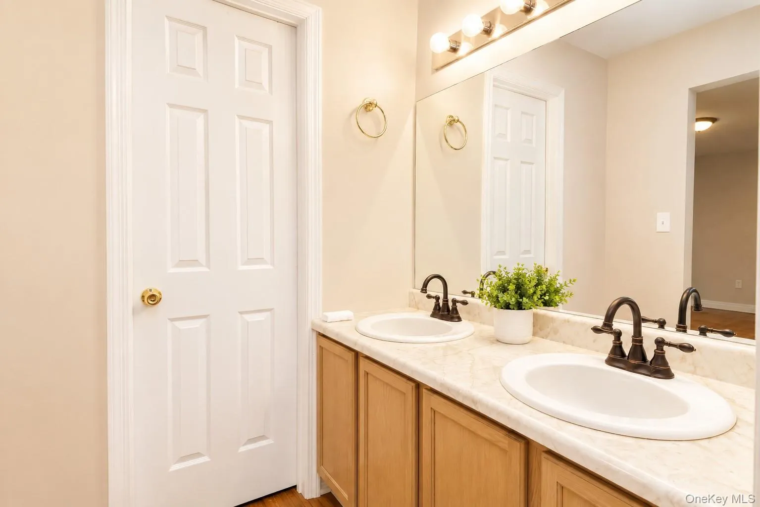 332 Heritage Lane, Monroe, NY, 3 Bedrooms Bedrooms, 8 Rooms Rooms,2 BathroomsBathrooms,Residential,For Rent,Heritage,0,994139 332 Heritage Lane, Monroe, NY, 3 Bedrooms Bedrooms, 8 Rooms Rooms,2 BathroomsBathrooms,Residential,For Rent,Heritage,0,994139