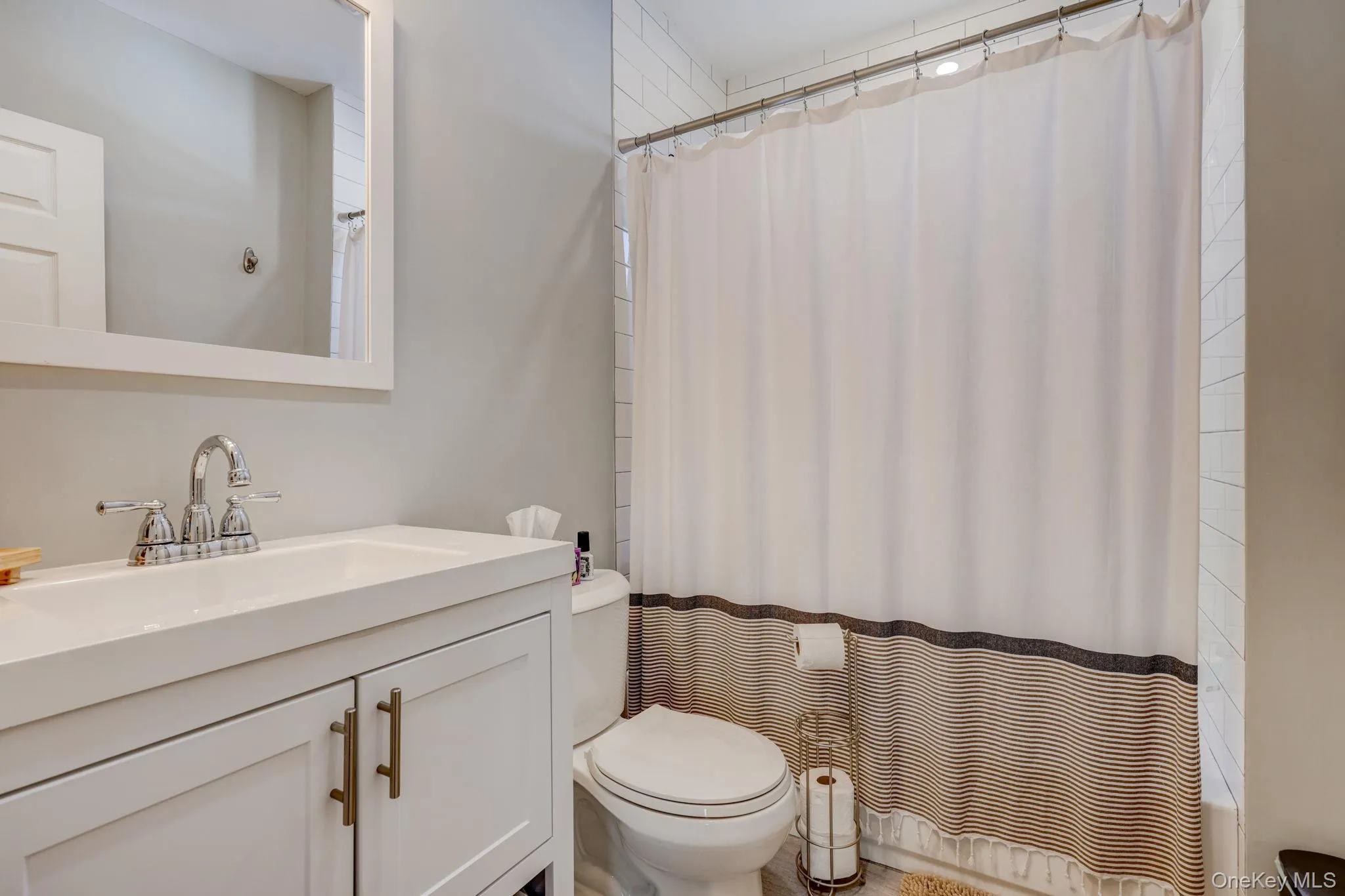 7 4th Street, White Plains, NY, 3 Bedrooms Bedrooms, 5 Rooms Rooms,1 BathroomBathrooms,Residential Lease,For Rent,4th,0,994140 7 4th Street, White Plains, NY, 3 Bedrooms Bedrooms, 5 Rooms Rooms,1 BathroomBathrooms,Residential Lease,For Rent,4th,0,994140