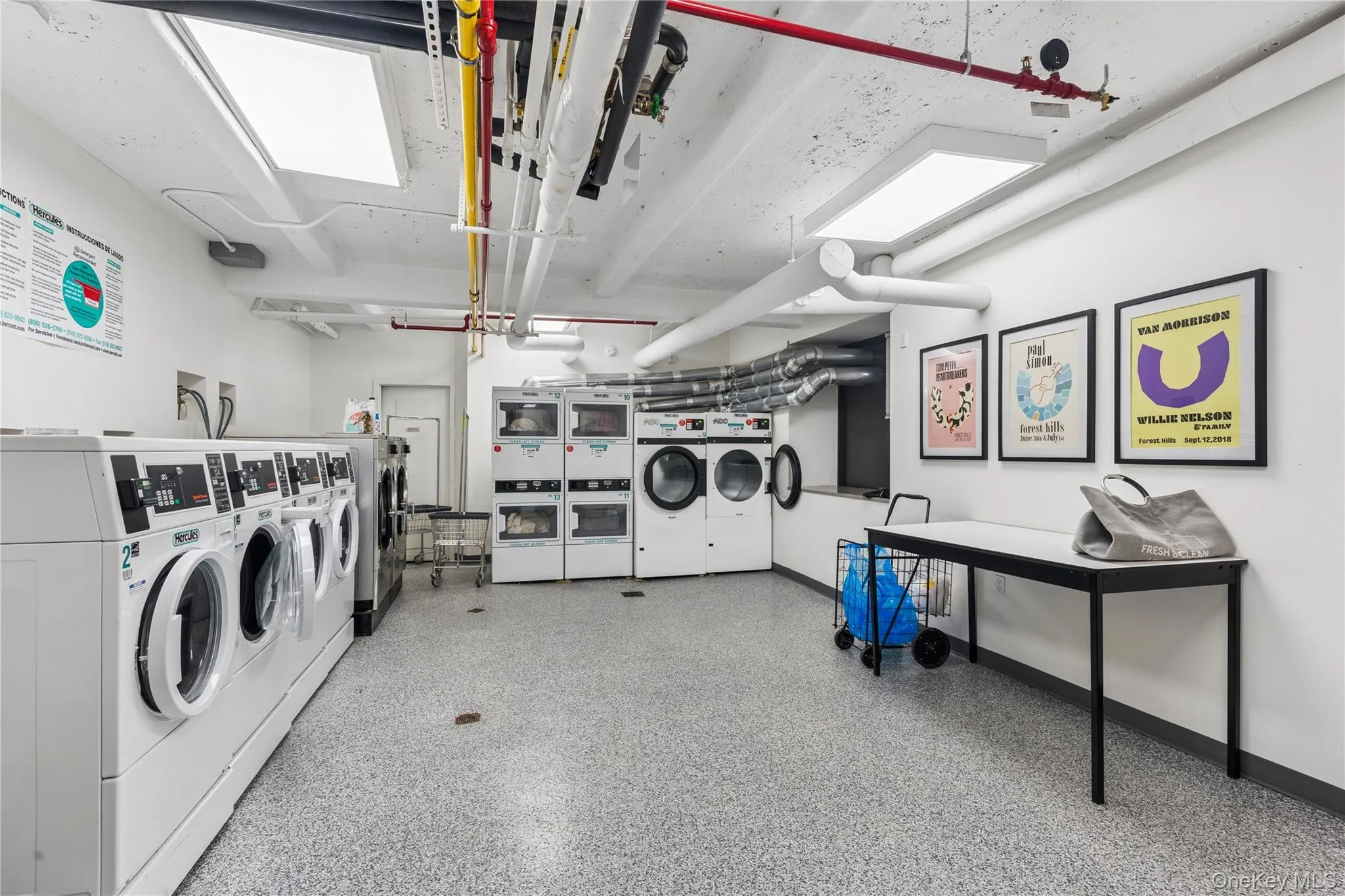 150 Burns Street, New York, NY, 1 Bedroom Bedrooms, 3 Rooms Rooms,1 BathroomBathrooms,Residential Sale,For Rent,Burns,0,994168 150 Burns Street, New York, NY, 1 Bedroom Bedrooms, 3 Rooms Rooms,1 BathroomBathrooms,Residential Sale,For Rent,Burns,0,994168