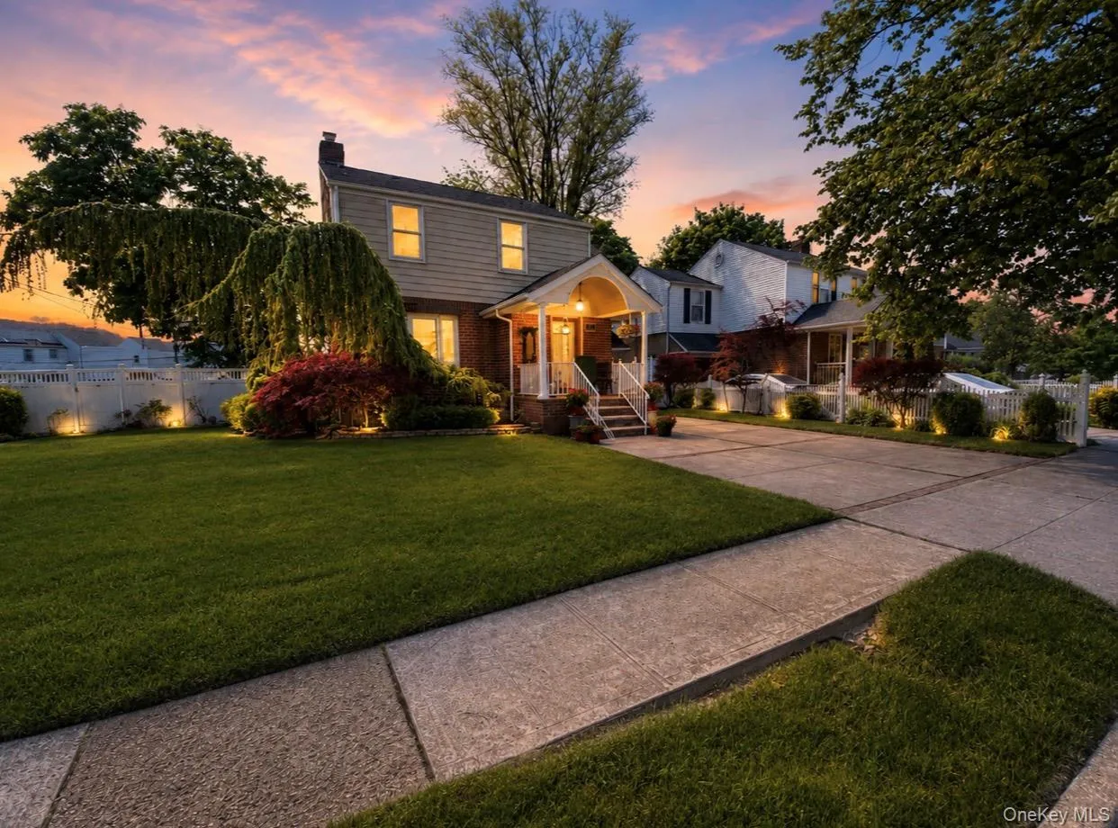 25 Nassau Street, Hempstead, NY, 3 Bedrooms Bedrooms, 6 Rooms Rooms,2 BathroomsBathrooms,Residential,For Rent,Nassau,0,994173 25 Nassau Street, Hempstead, NY, 3 Bedrooms Bedrooms, 6 Rooms Rooms,2 BathroomsBathrooms,Residential,For Rent,Nassau,0,994173