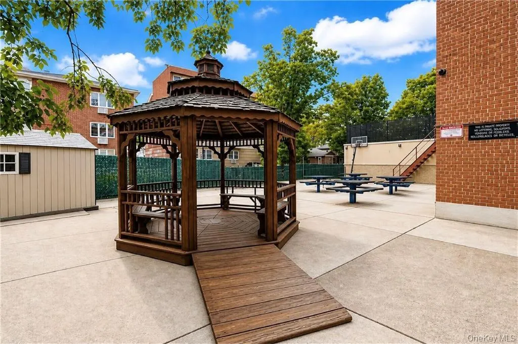 2800 Coyle Street, New York, NY, 3 Bedrooms Bedrooms, 4 Rooms Rooms,1 BathroomBathrooms,Residential,For Rent,Coyle,0,994185 2800 Coyle Street, New York, NY, 3 Bedrooms Bedrooms, 4 Rooms Rooms,1 BathroomBathrooms,Residential,For Rent,Coyle,0,994185