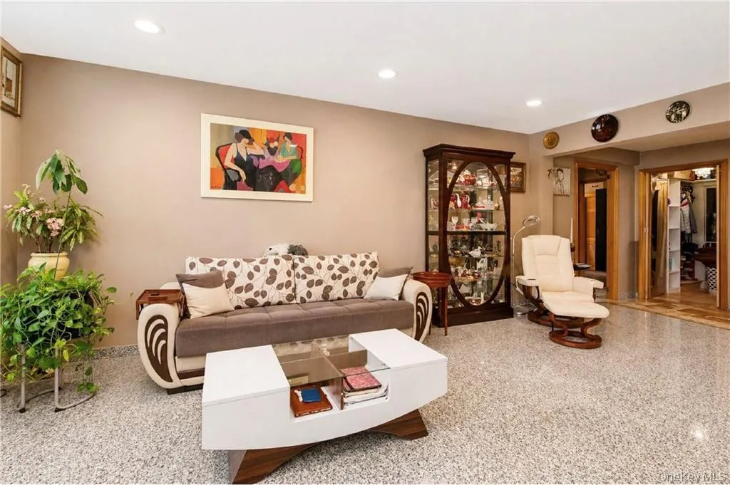 2800 Coyle Street, New York, NY, 3 Bedrooms Bedrooms, 4 Rooms Rooms,1 BathroomBathrooms,Residential,For Rent,Coyle,0,994185 2800 Coyle Street, New York, NY, 3 Bedrooms Bedrooms, 4 Rooms Rooms,1 BathroomBathrooms,Residential,For Rent,Coyle,0,994185