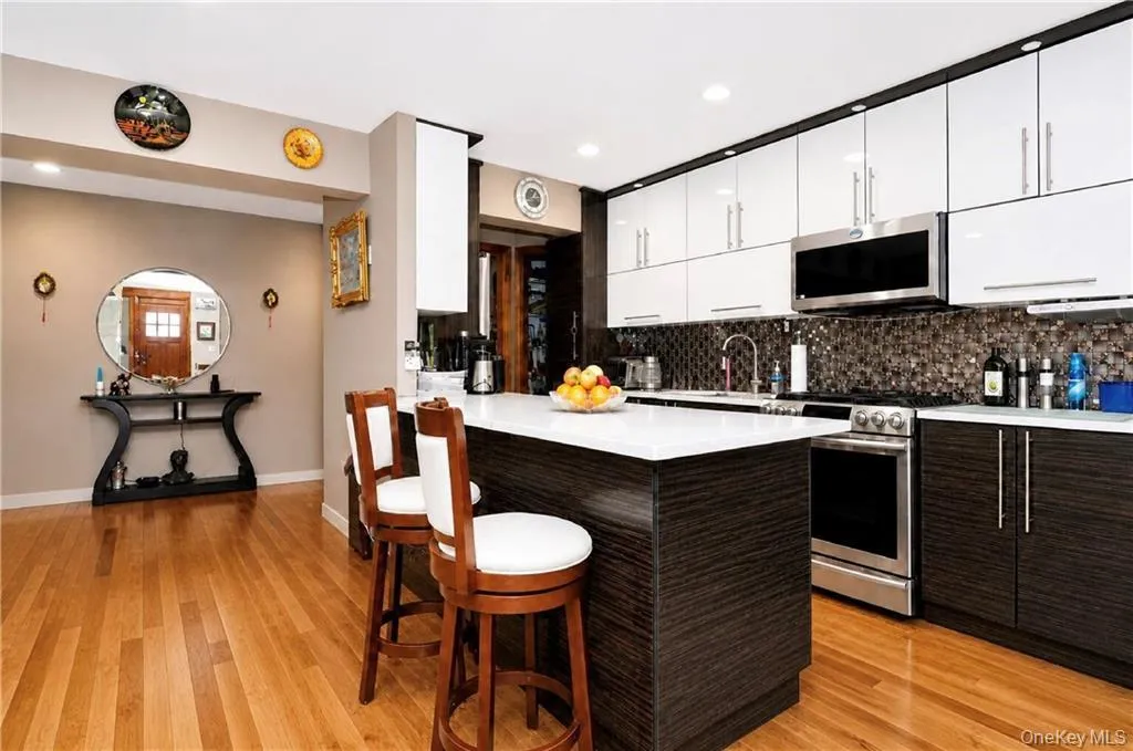 2800 Coyle Street, New York, NY, 3 Bedrooms Bedrooms, 4 Rooms Rooms,1 BathroomBathrooms,Residential,For Rent,Coyle,0,994185 2800 Coyle Street, New York, NY, 3 Bedrooms Bedrooms, 4 Rooms Rooms,1 BathroomBathrooms,Residential,For Rent,Coyle,0,994185