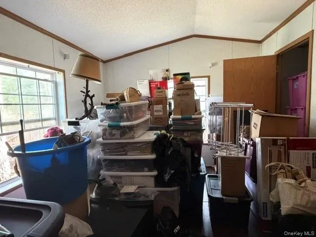 Currently being used for storage. Seller is packing! Currently being used for storage. Seller is packing!