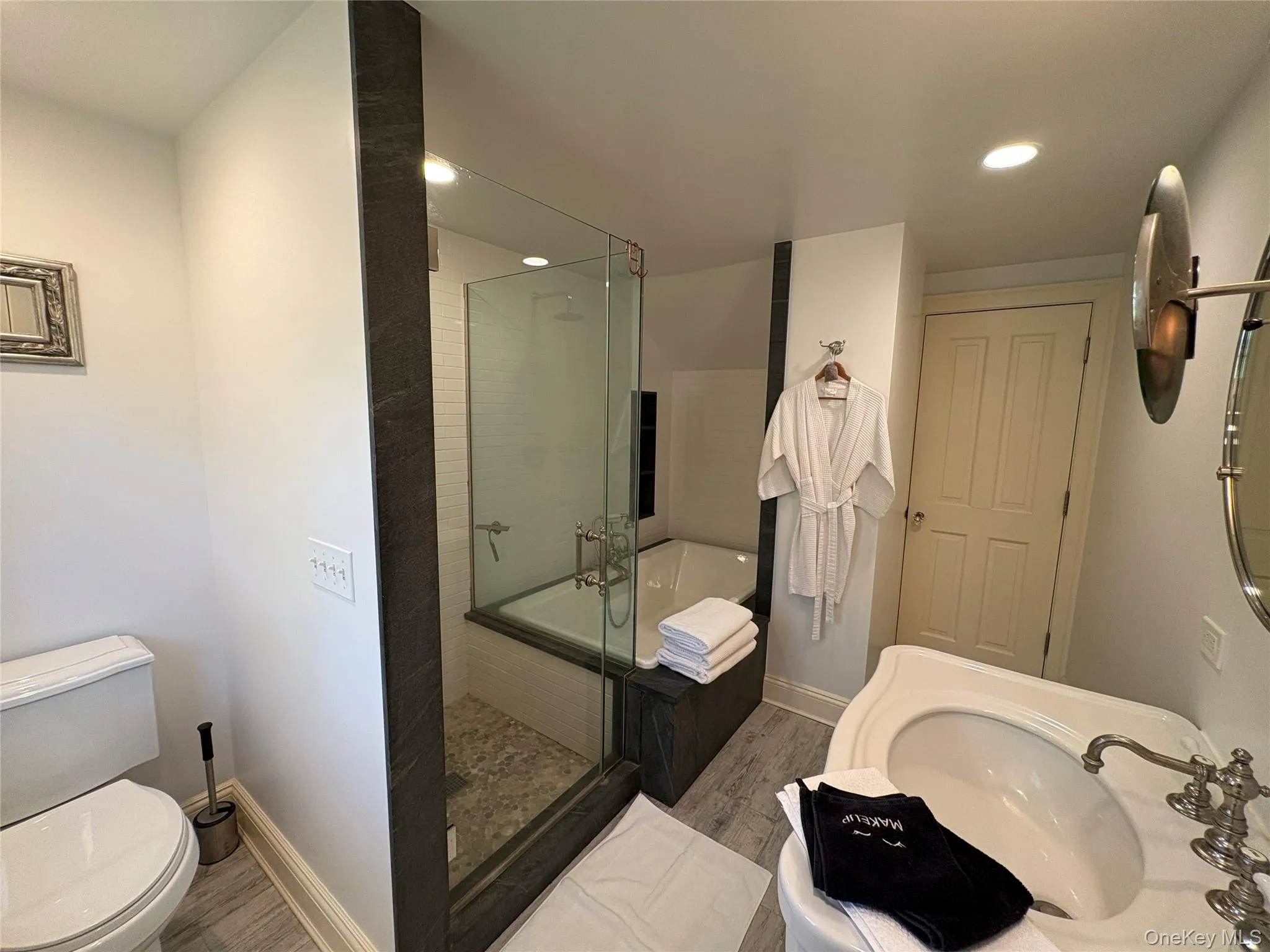 184 Twomey Avenue, Riverhead, NY, 3 Bedrooms Bedrooms, 8 Rooms Rooms,2 BathroomsBathrooms,Residential Lease,For Rent,Twomey,0,994196 184 Twomey Avenue, Riverhead, NY, 3 Bedrooms Bedrooms, 8 Rooms Rooms,2 BathroomsBathrooms,Residential Lease,For Rent,Twomey,0,994196