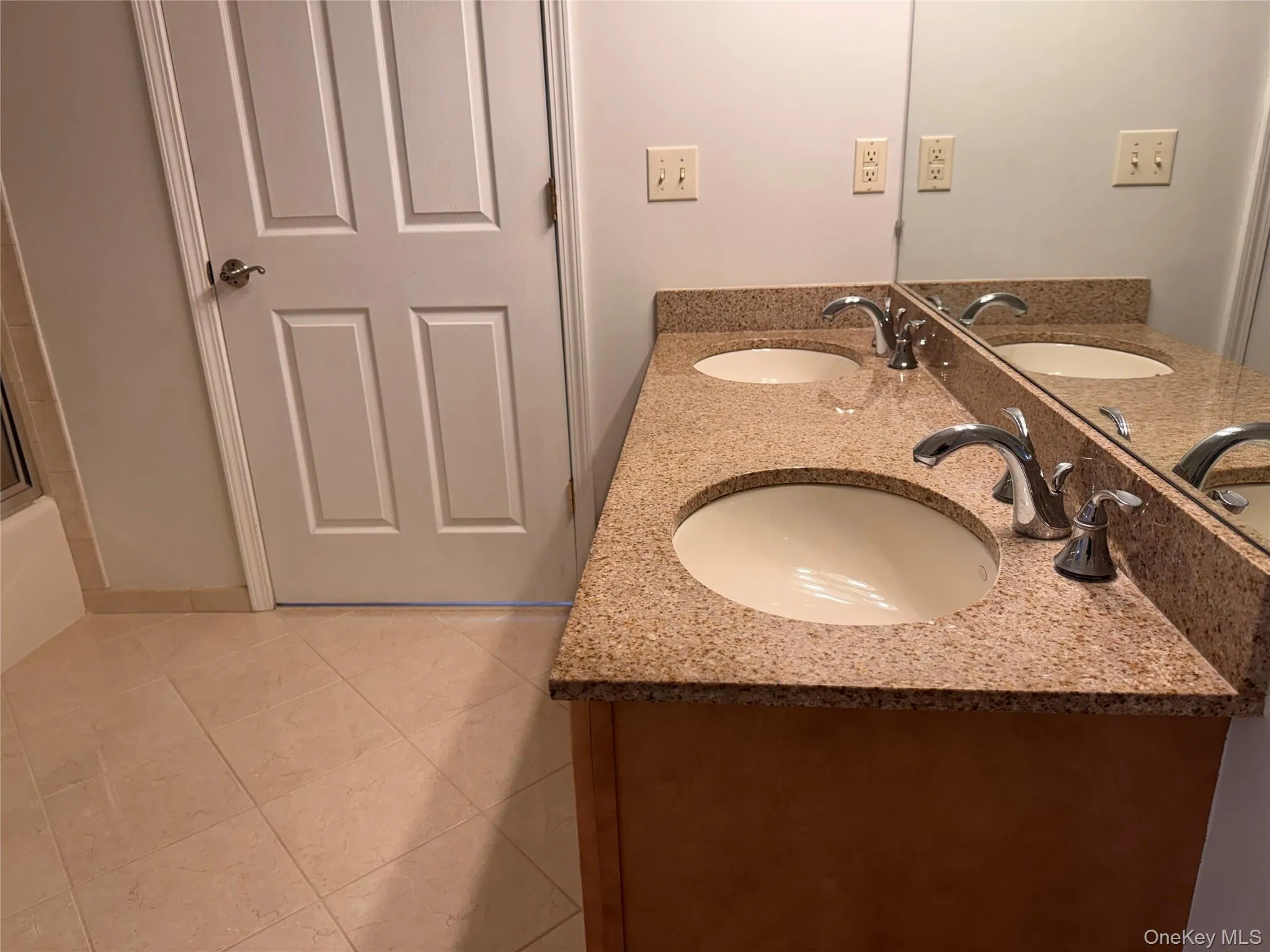 935 Tower Ridge Circle, Middletown, NY, 1 Bedroom Bedrooms, 4 Rooms Rooms,1 BathroomBathrooms,Residential Lease,For Rent,Tower Ridge,0,994228 935 Tower Ridge Circle, Middletown, NY, 1 Bedroom Bedrooms, 4 Rooms Rooms,1 BathroomBathrooms,Residential Lease,For Rent,Tower Ridge,0,994228