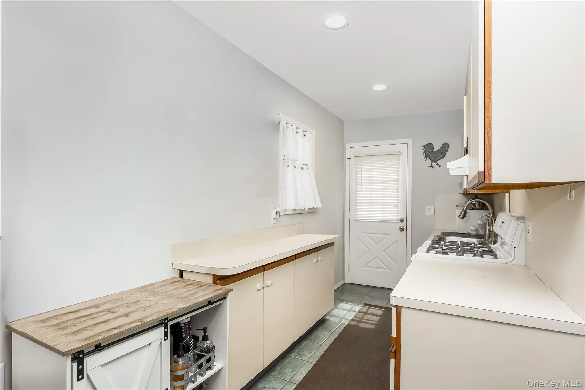 787 Frankford Road, West Babylon, NY, 3 Bedrooms Bedrooms, 5 Rooms Rooms,1 BathroomBathrooms,Residential,For Rent,Frankford,0,994264 787 Frankford Road, West Babylon, NY, 3 Bedrooms Bedrooms, 5 Rooms Rooms,1 BathroomBathrooms,Residential,For Rent,Frankford,0,994264