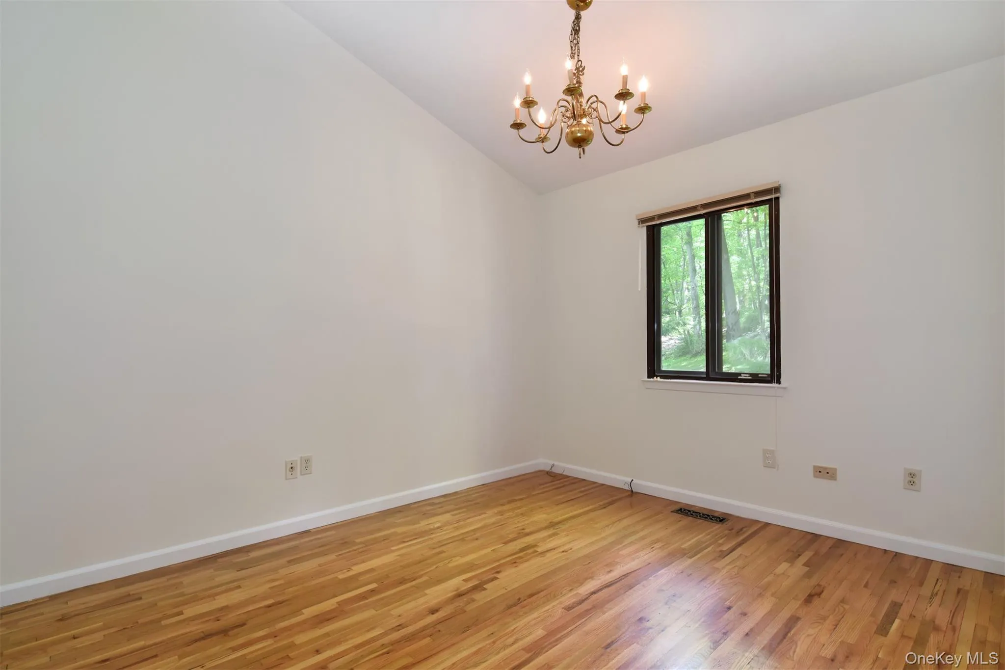 400 Birch Lane, Greenburgh, NY, 2 Bedrooms Bedrooms, 9 Rooms Rooms,2 BathroomsBathrooms,Residential,For Rent,Birch,0,KEY994274 400 Birch Lane, Greenburgh, NY, 2 Bedrooms Bedrooms, 9 Rooms Rooms,2 BathroomsBathrooms,Residential,For Rent,Birch,0,KEY994274