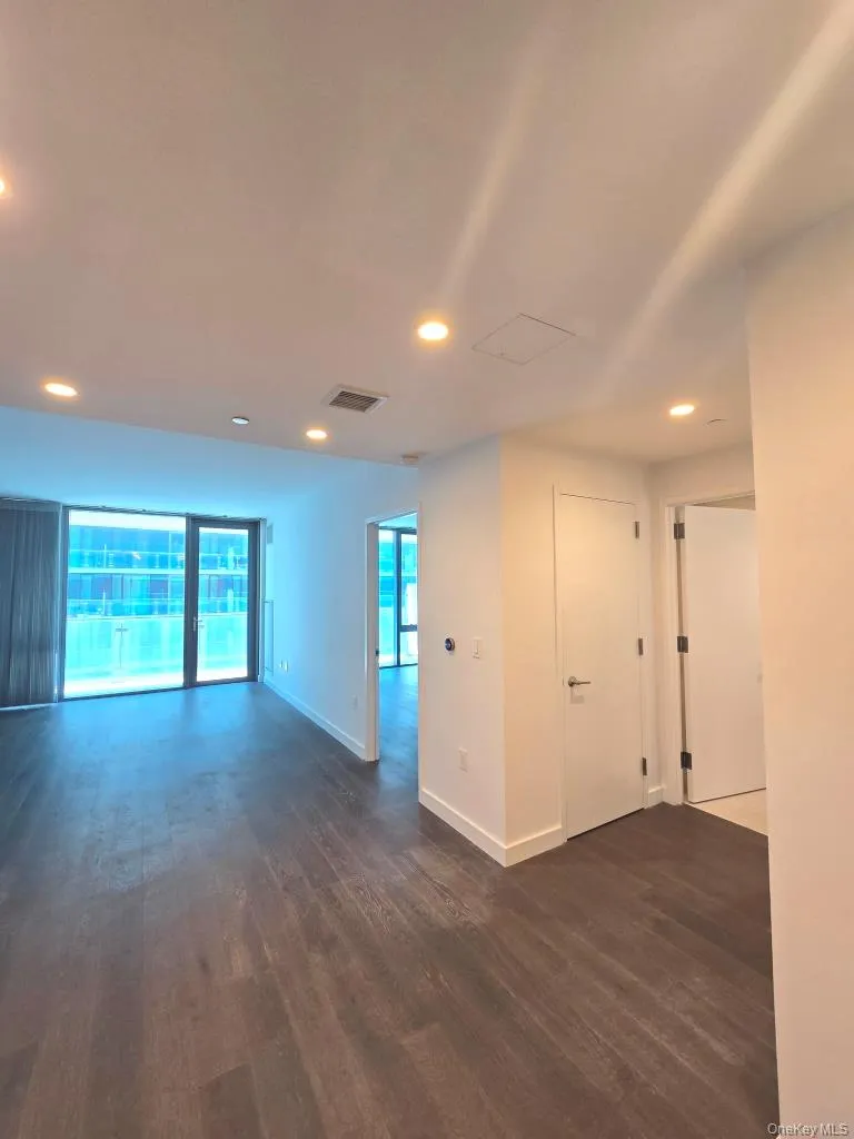 131-05 40th Road, New York, NY, 1 Bedroom Bedrooms, 3 Rooms Rooms,1 BathroomBathrooms,Residential Lease,For Rent,40th,0,994322 131-05 40th Road, New York, NY, 1 Bedroom Bedrooms, 3 Rooms Rooms,1 BathroomBathrooms,Residential Lease,For Rent,40th,0,994322