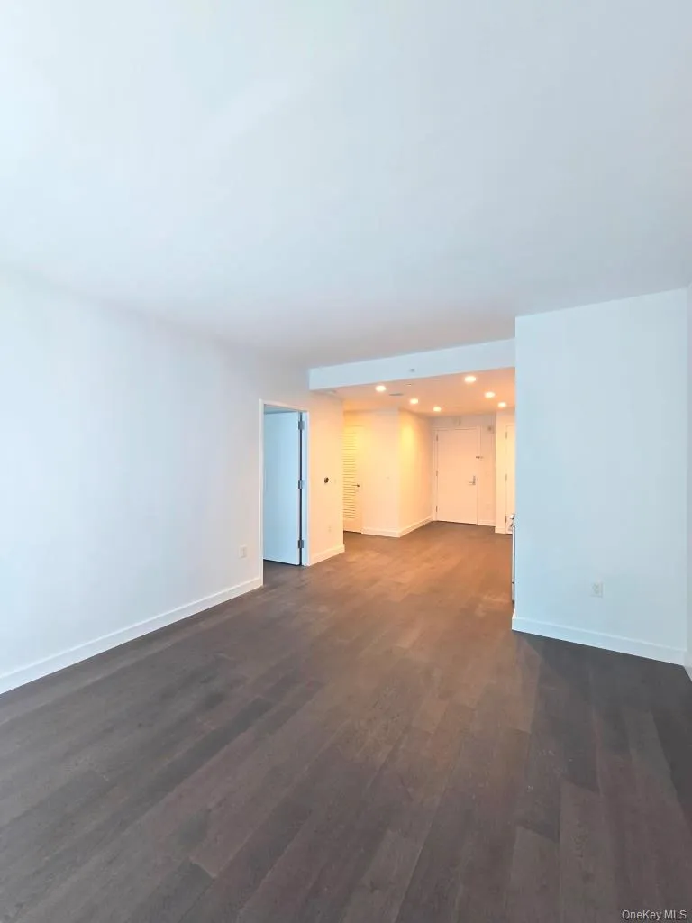 131-05 40th Road, New York, NY, 1 Bedroom Bedrooms, 3 Rooms Rooms,1 BathroomBathrooms,Residential Lease,For Rent,40th,0,994322 131-05 40th Road, New York, NY, 1 Bedroom Bedrooms, 3 Rooms Rooms,1 BathroomBathrooms,Residential Lease,For Rent,40th,0,994322