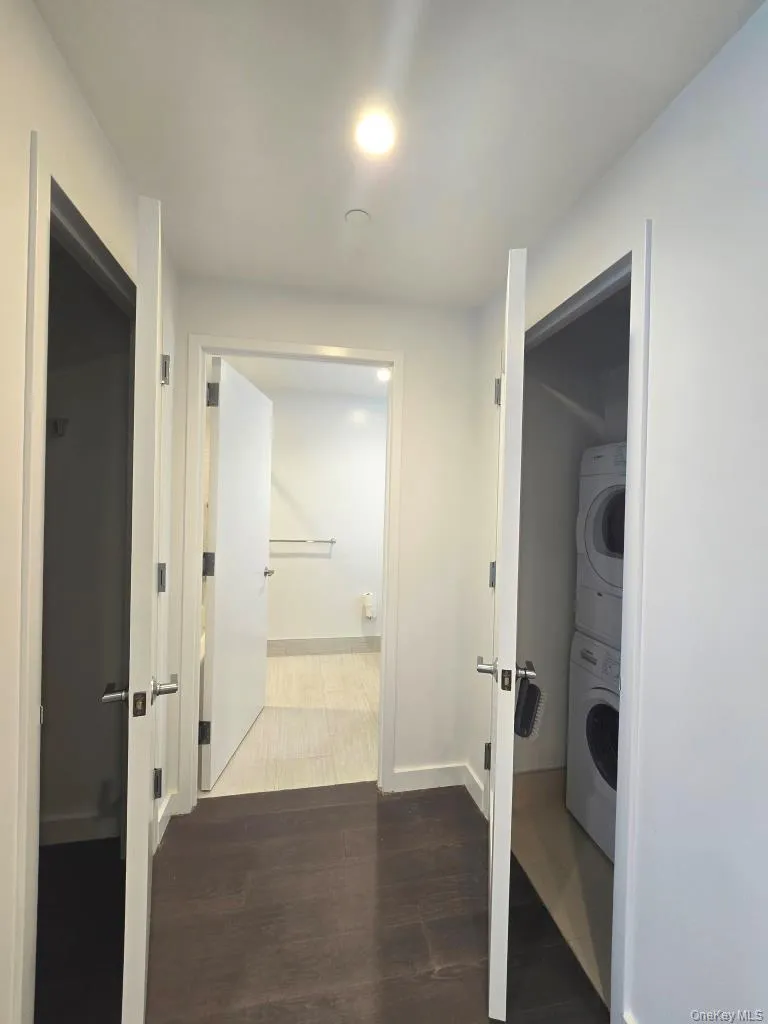 131-05 40th Road, New York, NY, 1 Bedroom Bedrooms, 3 Rooms Rooms,1 BathroomBathrooms,Residential Lease,For Rent,40th,0,994322 131-05 40th Road, New York, NY, 1 Bedroom Bedrooms, 3 Rooms Rooms,1 BathroomBathrooms,Residential Lease,For Rent,40th,0,994322