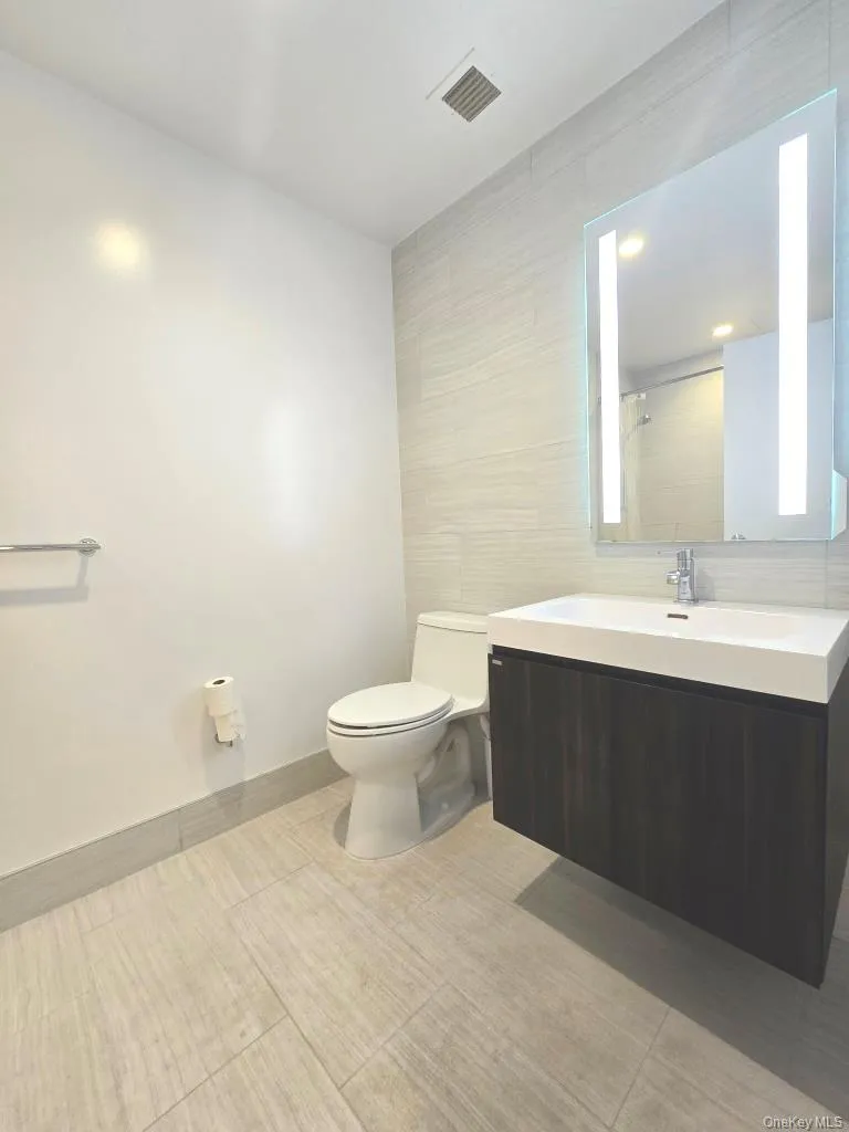 131-05 40th Road, New York, NY, 1 Bedroom Bedrooms, 3 Rooms Rooms,1 BathroomBathrooms,Residential Lease,For Rent,40th,0,994322 131-05 40th Road, New York, NY, 1 Bedroom Bedrooms, 3 Rooms Rooms,1 BathroomBathrooms,Residential Lease,For Rent,40th,0,994322