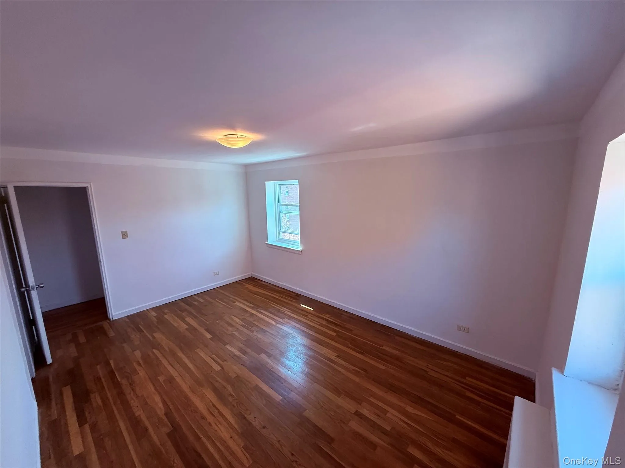 Large Bedroom Large Bedroom
