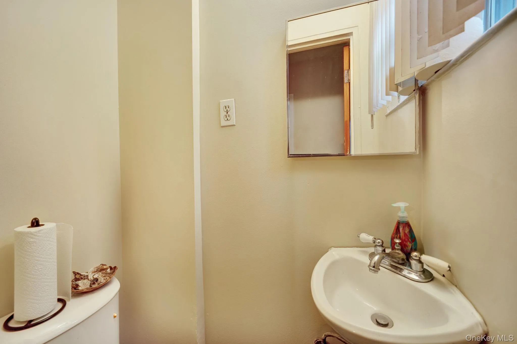 963 Schenck Avenue, New York, NY, 3 Bedrooms Bedrooms, 5 Rooms Rooms,1 BathroomBathrooms,Residential,For Rent,Schenck,0,994327 963 Schenck Avenue, New York, NY, 3 Bedrooms Bedrooms, 5 Rooms Rooms,1 BathroomBathrooms,Residential,For Rent,Schenck,0,994327