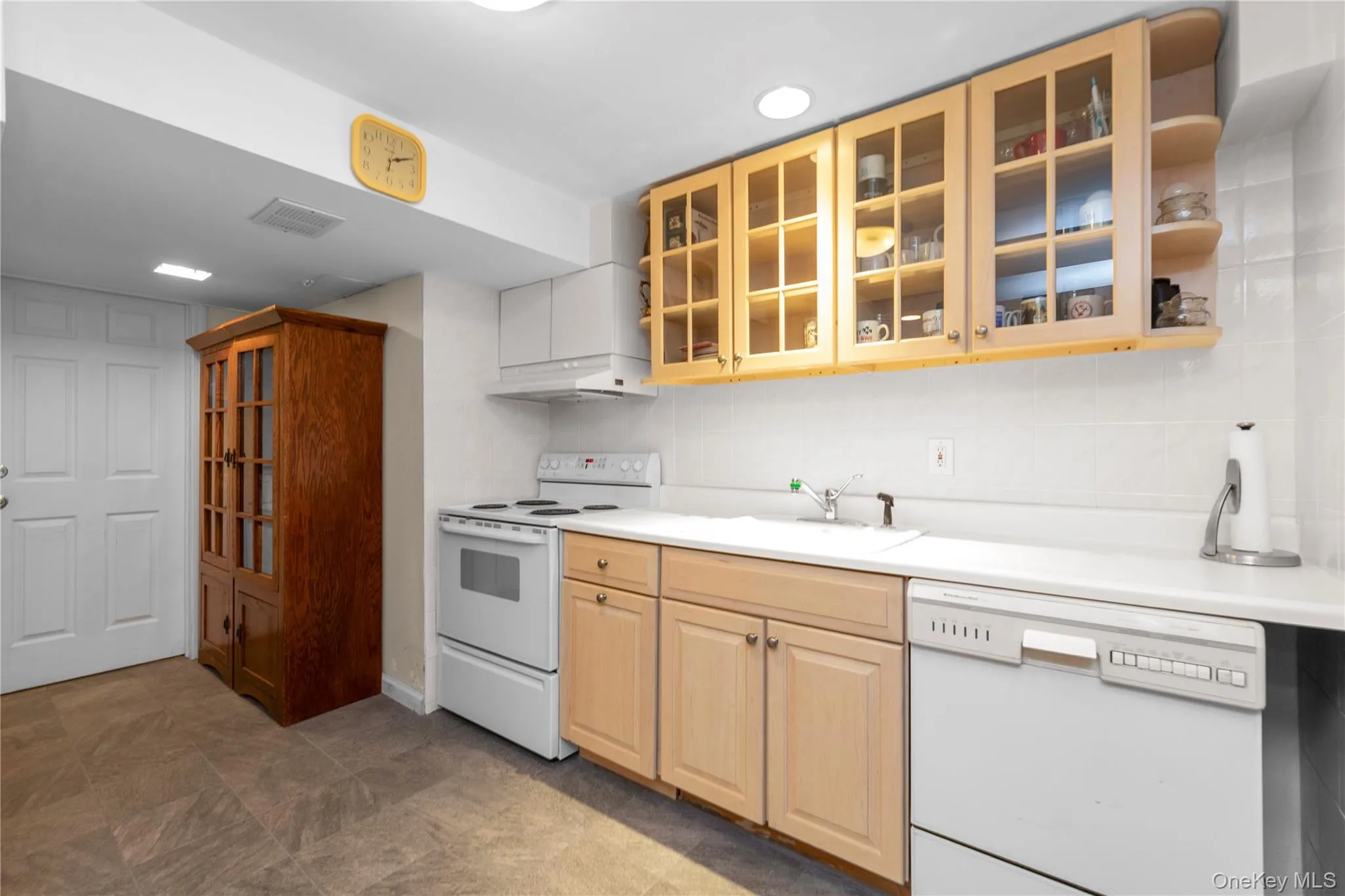 11 North Road, Oyster Bay, NY, 5 Bedrooms Bedrooms, 8 Rooms Rooms,4 BathroomsBathrooms,Residential Lease,For Rent,North,0,994330 11 North Road, Oyster Bay, NY, 5 Bedrooms Bedrooms, 8 Rooms Rooms,4 BathroomsBathrooms,Residential Lease,For Rent,North,0,994330