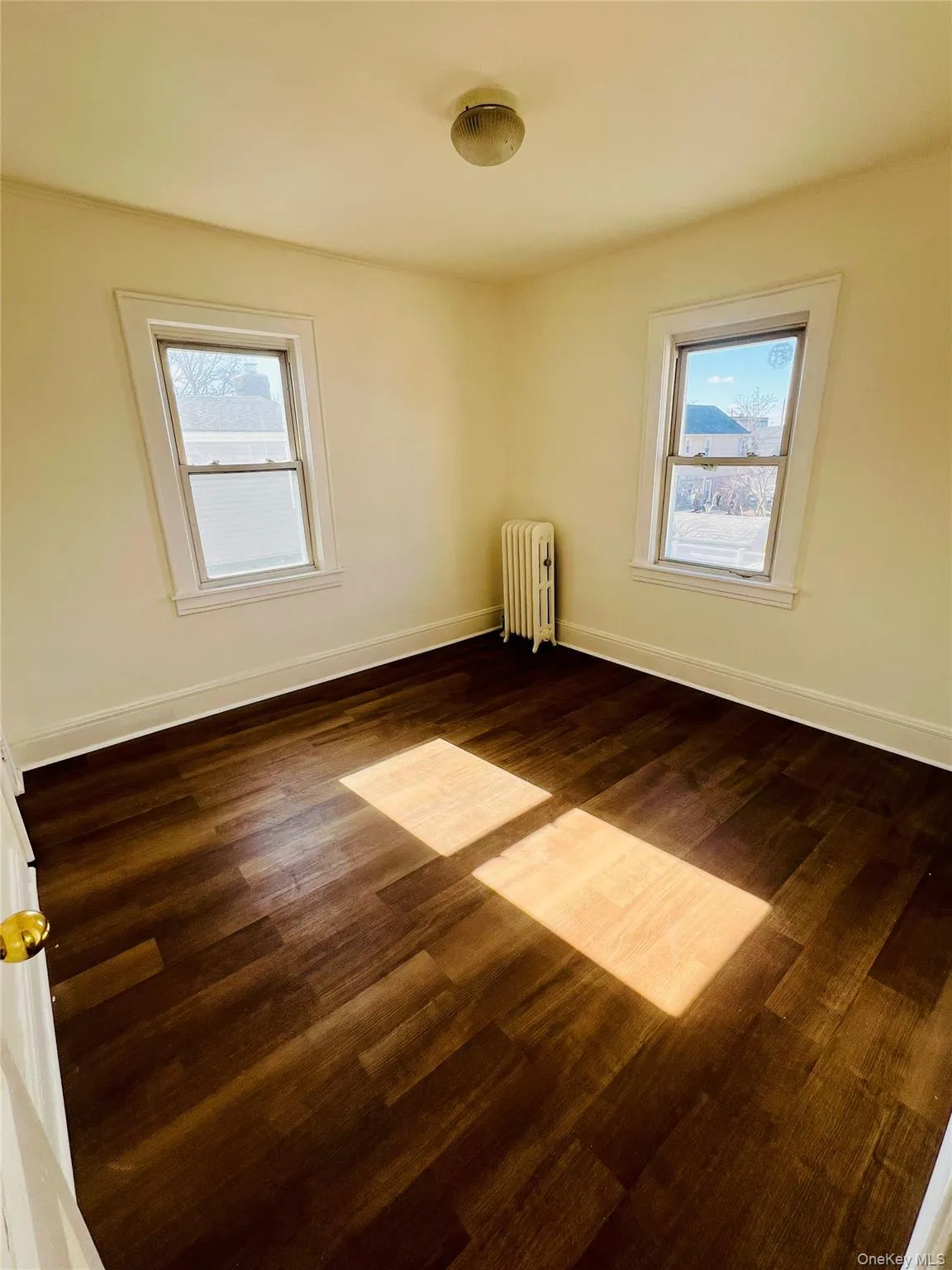 111 3rd Street, North Hempstead, NY, 2 Bedrooms Bedrooms, 5 Rooms Rooms,1 BathroomBathrooms,Residential Lease,For Rent,3rd,0,994345 111 3rd Street, North Hempstead, NY, 2 Bedrooms Bedrooms, 5 Rooms Rooms,1 BathroomBathrooms,Residential Lease,For Rent,3rd,0,994345