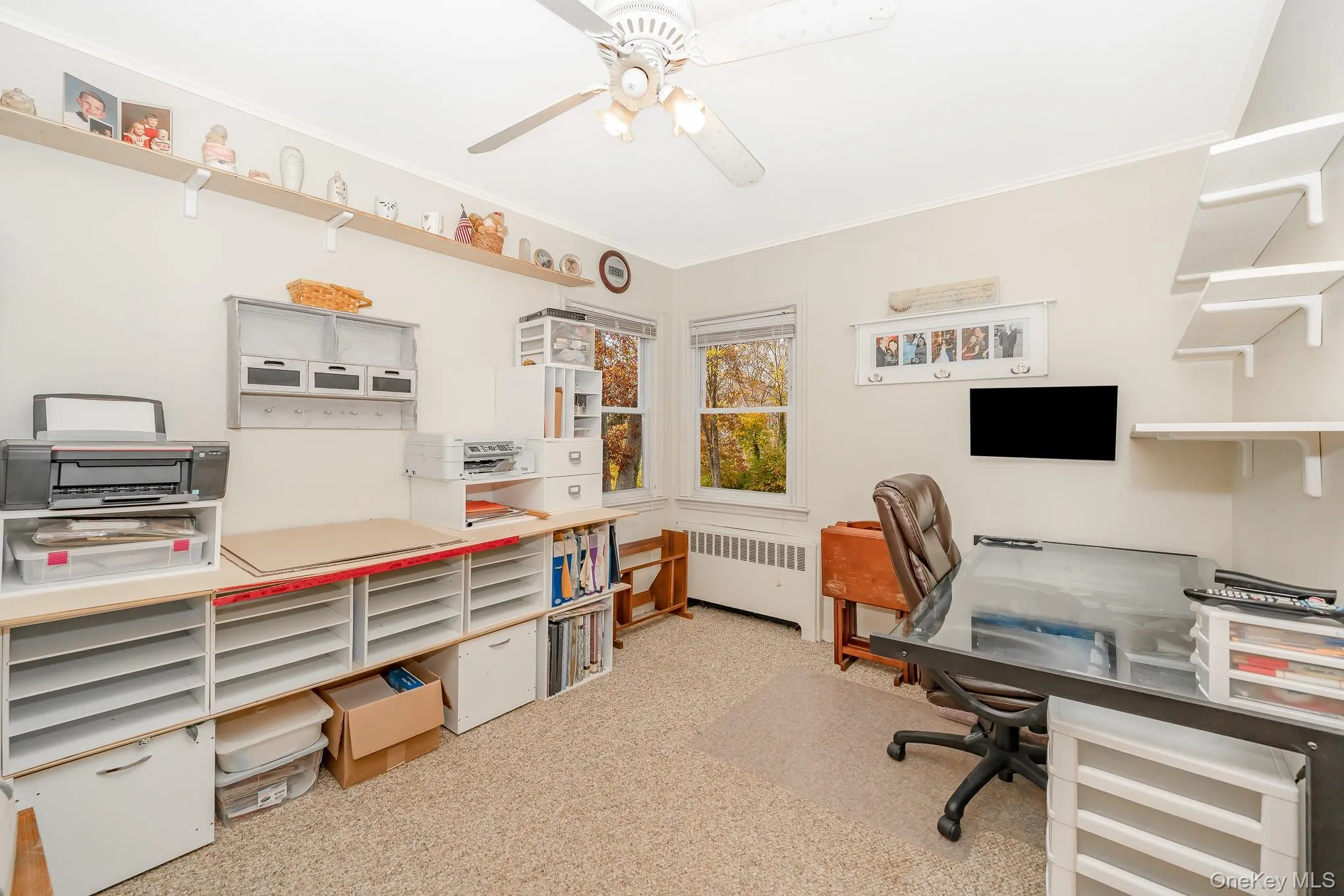 Home office or flex space for a bedroom Home office or flex space for a bedroom